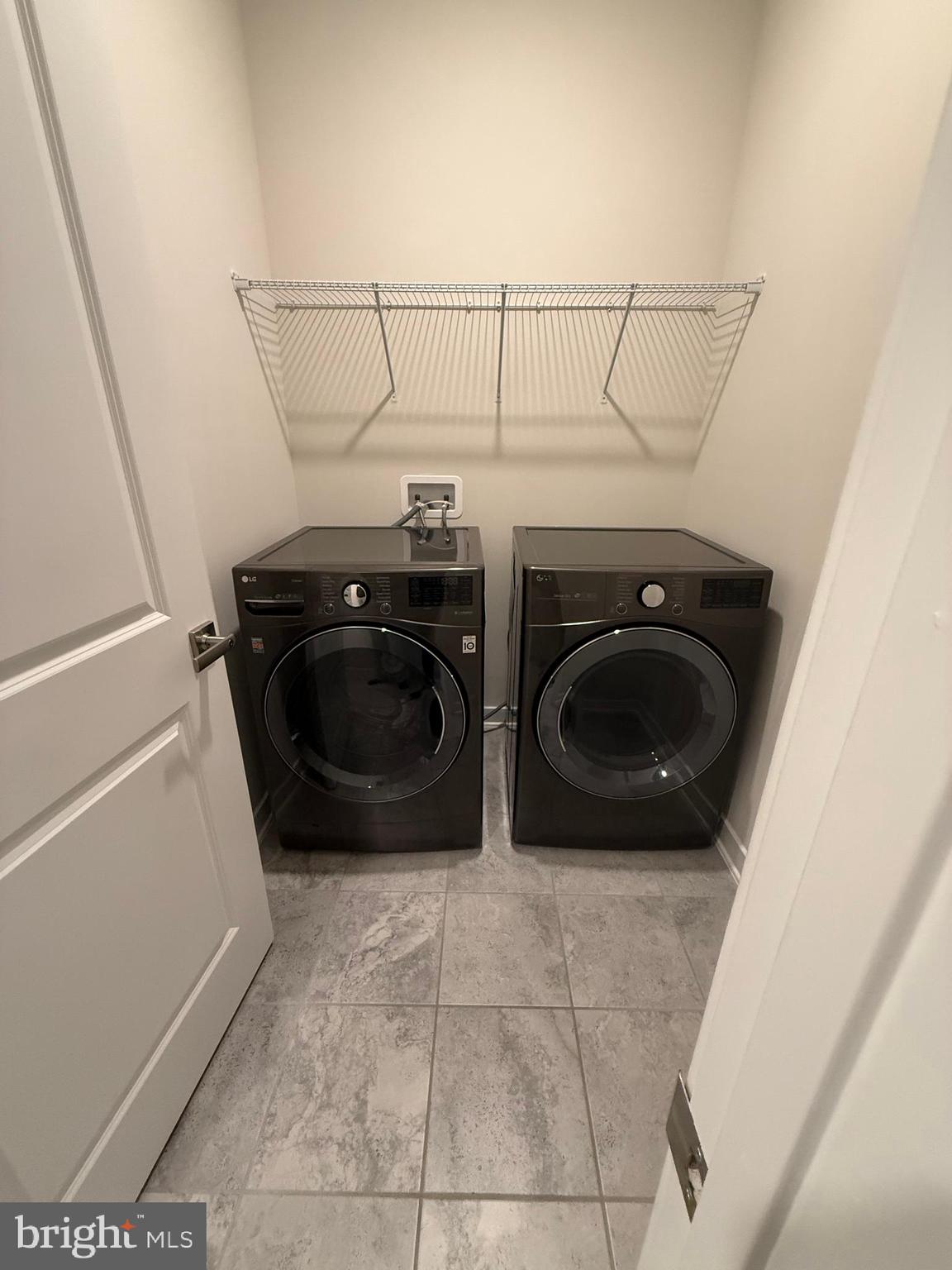 LANDSDALE - Residential Lease