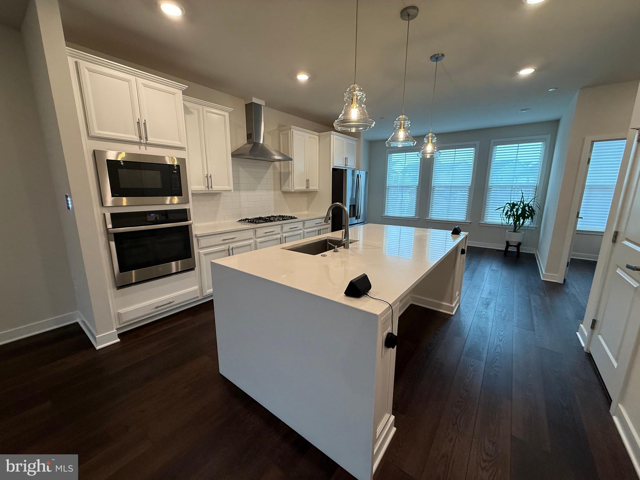 LANDSDALE - Residential Lease