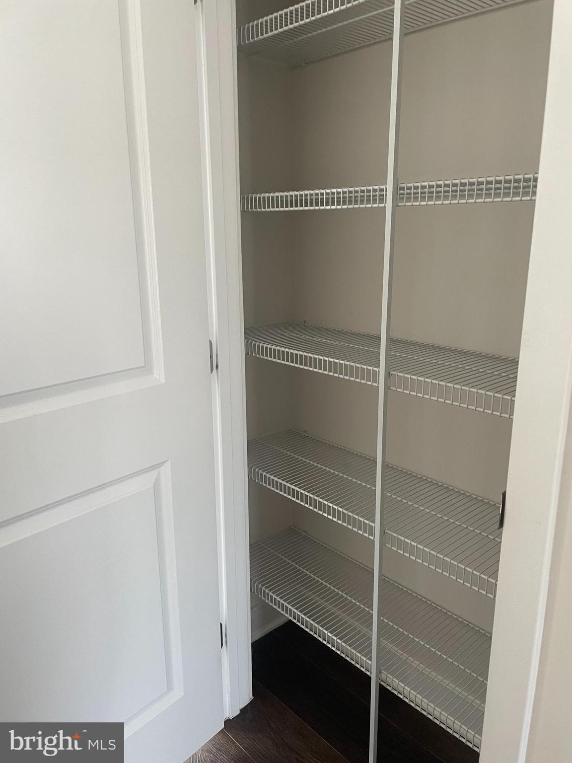 LANDSDALE - Residential Lease