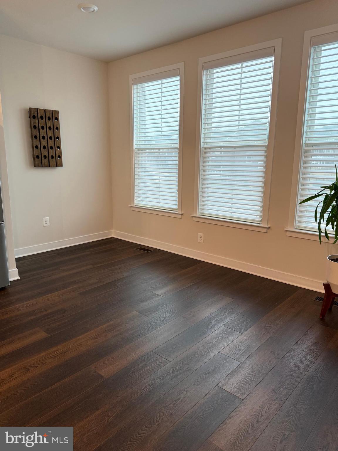 LANDSDALE - Residential Lease