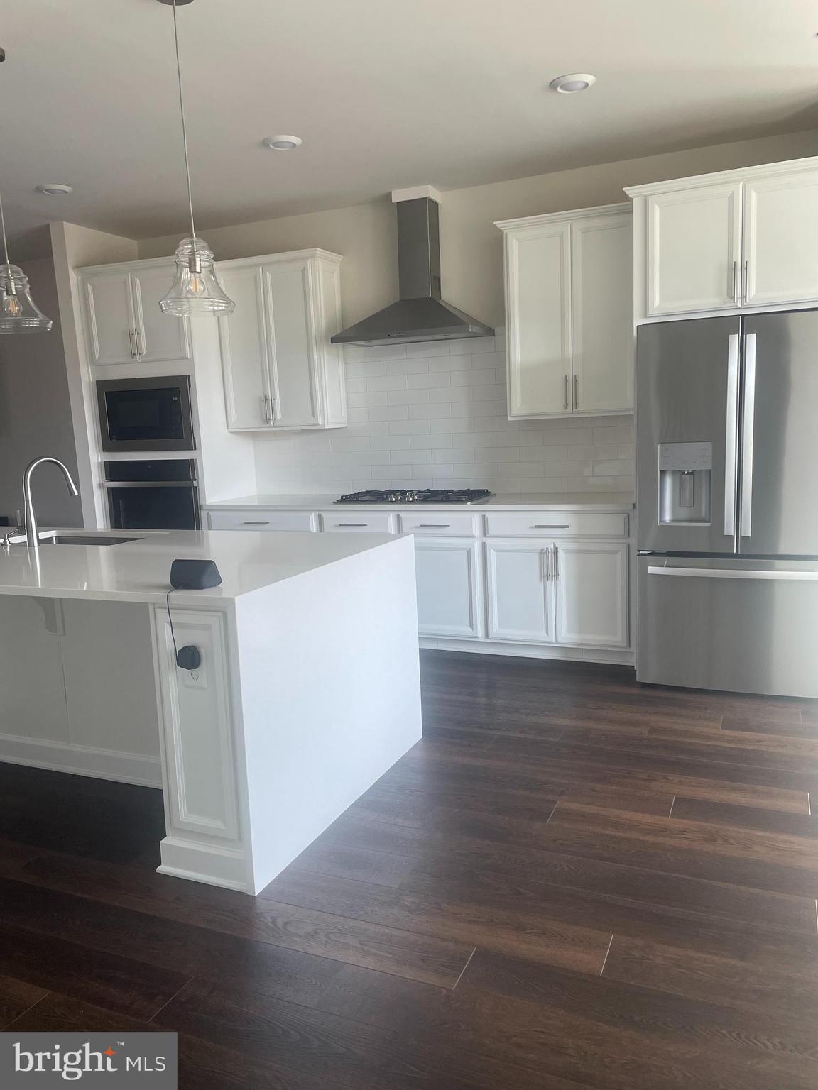 LANDSDALE - Residential Lease