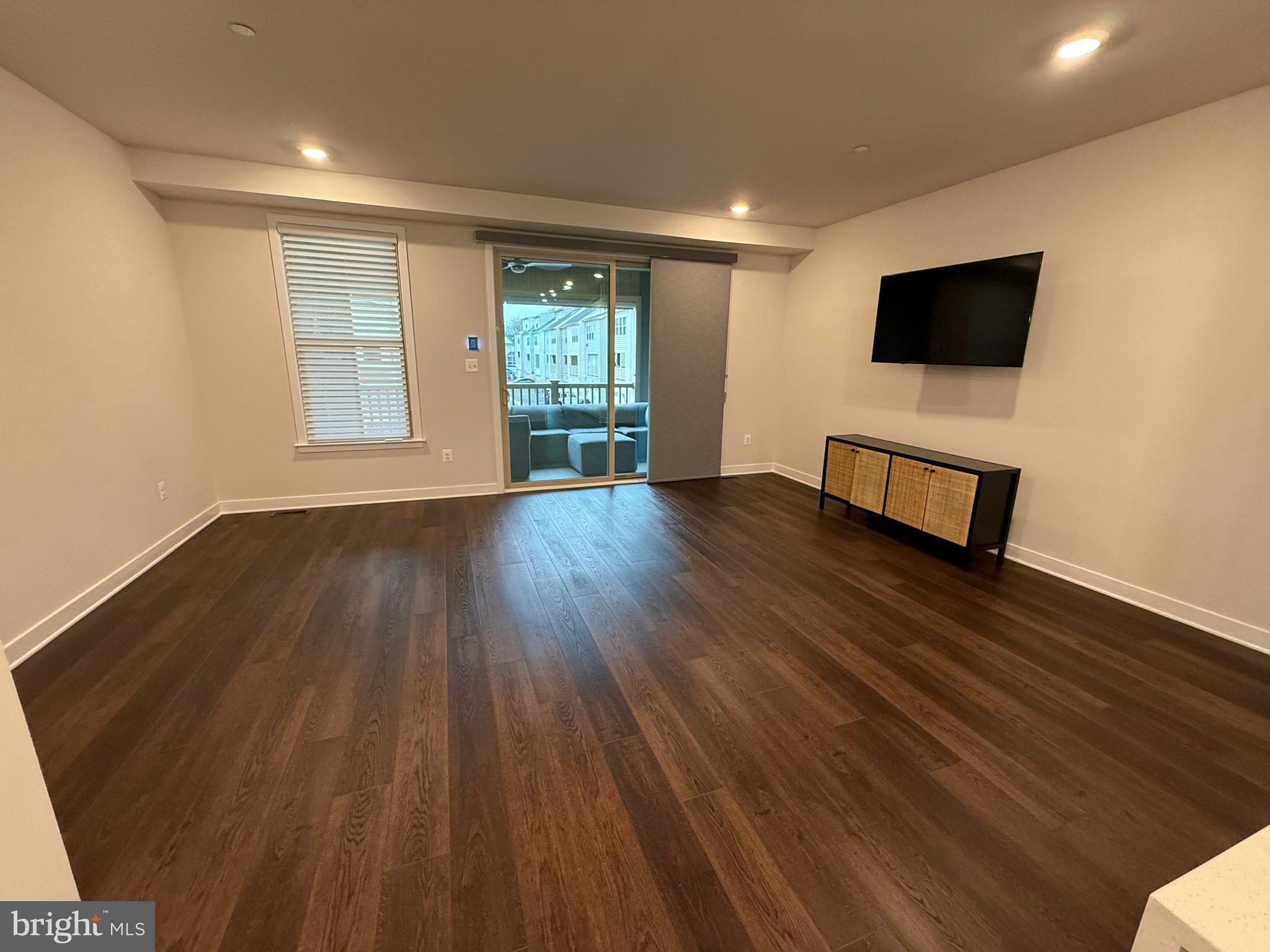 LANDSDALE - Residential Lease