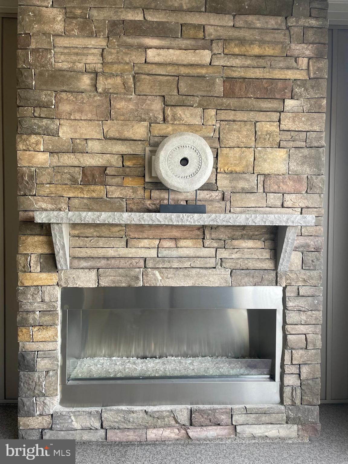 LANDSDALE - Residential Lease