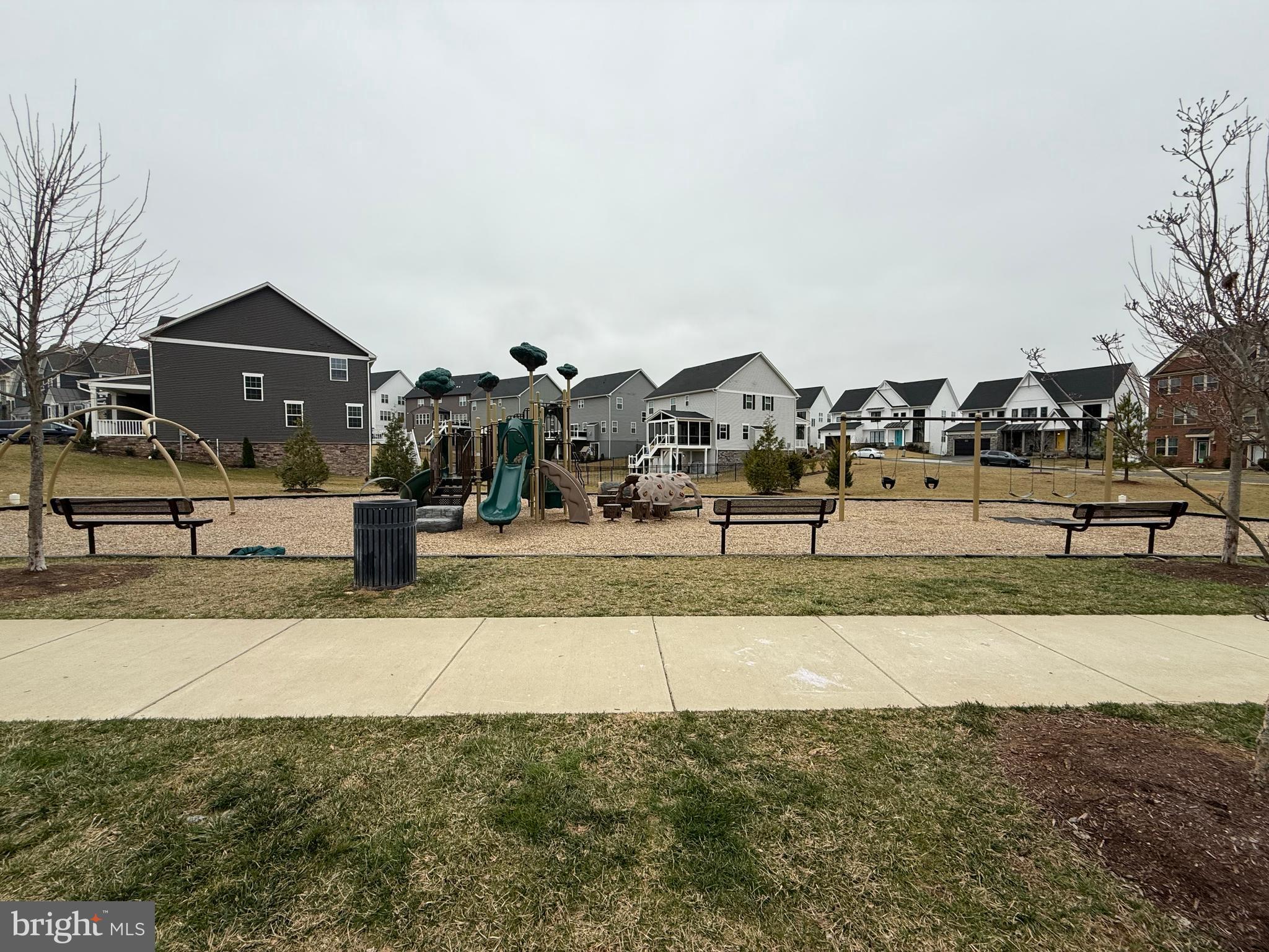 LANDSDALE - Residential Lease