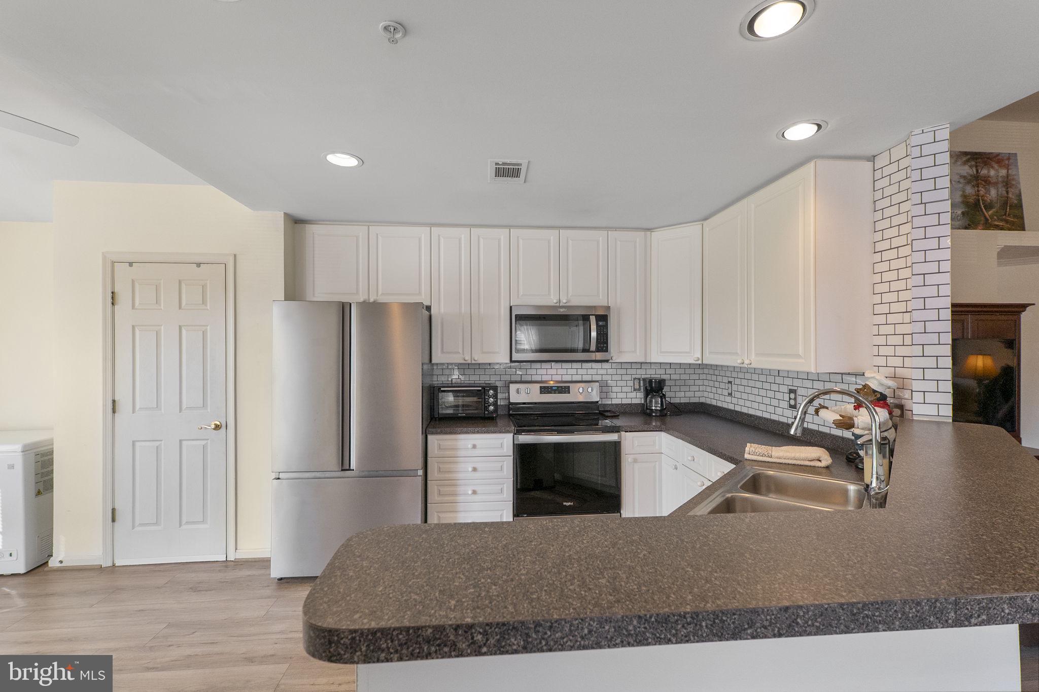 BALLENGER POINT CONDOS - Residential