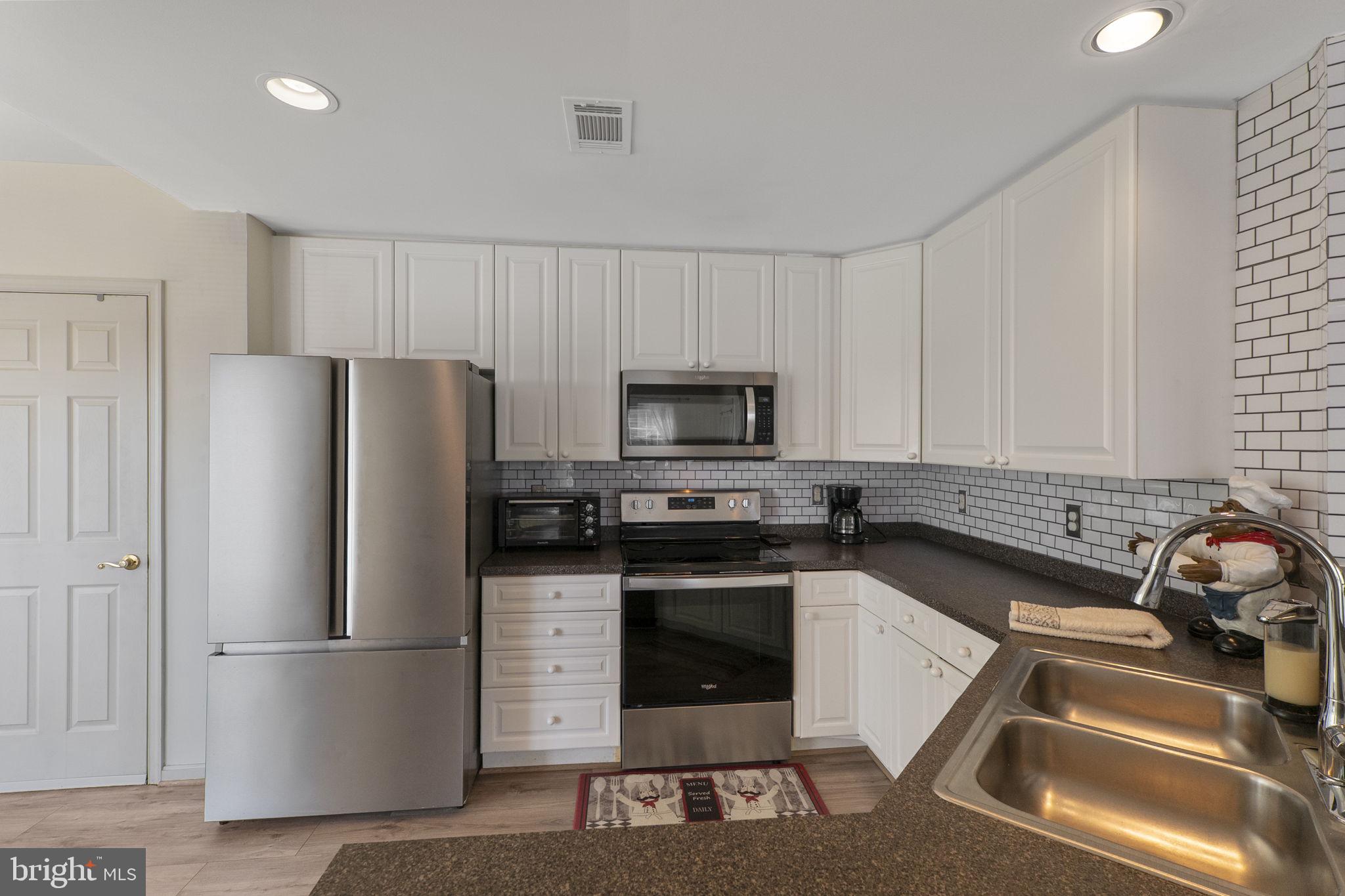 BALLENGER POINT CONDOS - Residential