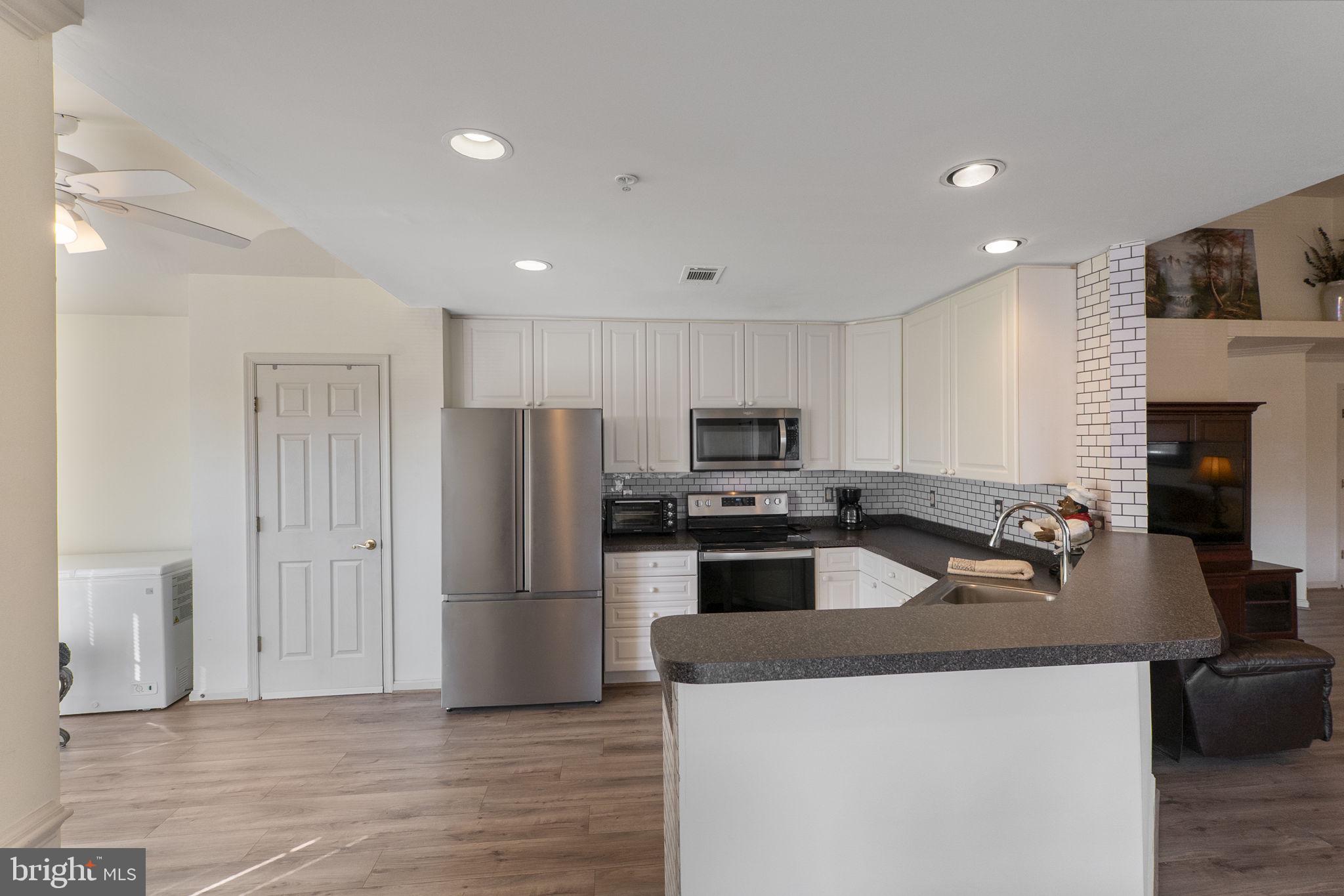 BALLENGER POINT CONDOS - Residential