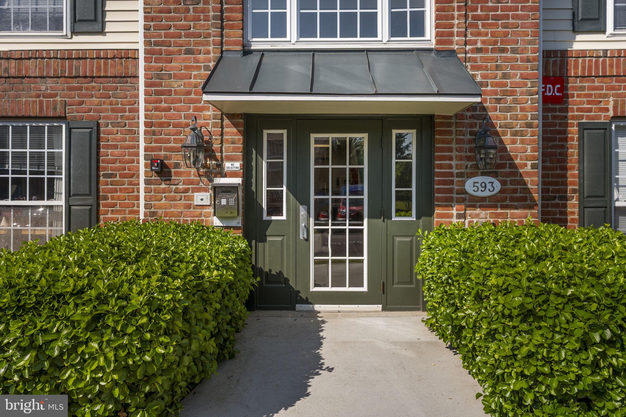 BALLENGER POINT CONDOS - Residential