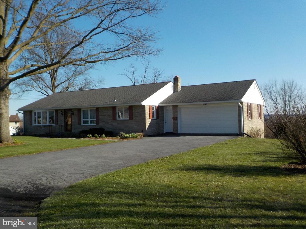 Photo of 742 Bruce Avenue, Mount Joy, PA 17552 (MLS # PALA2048572)