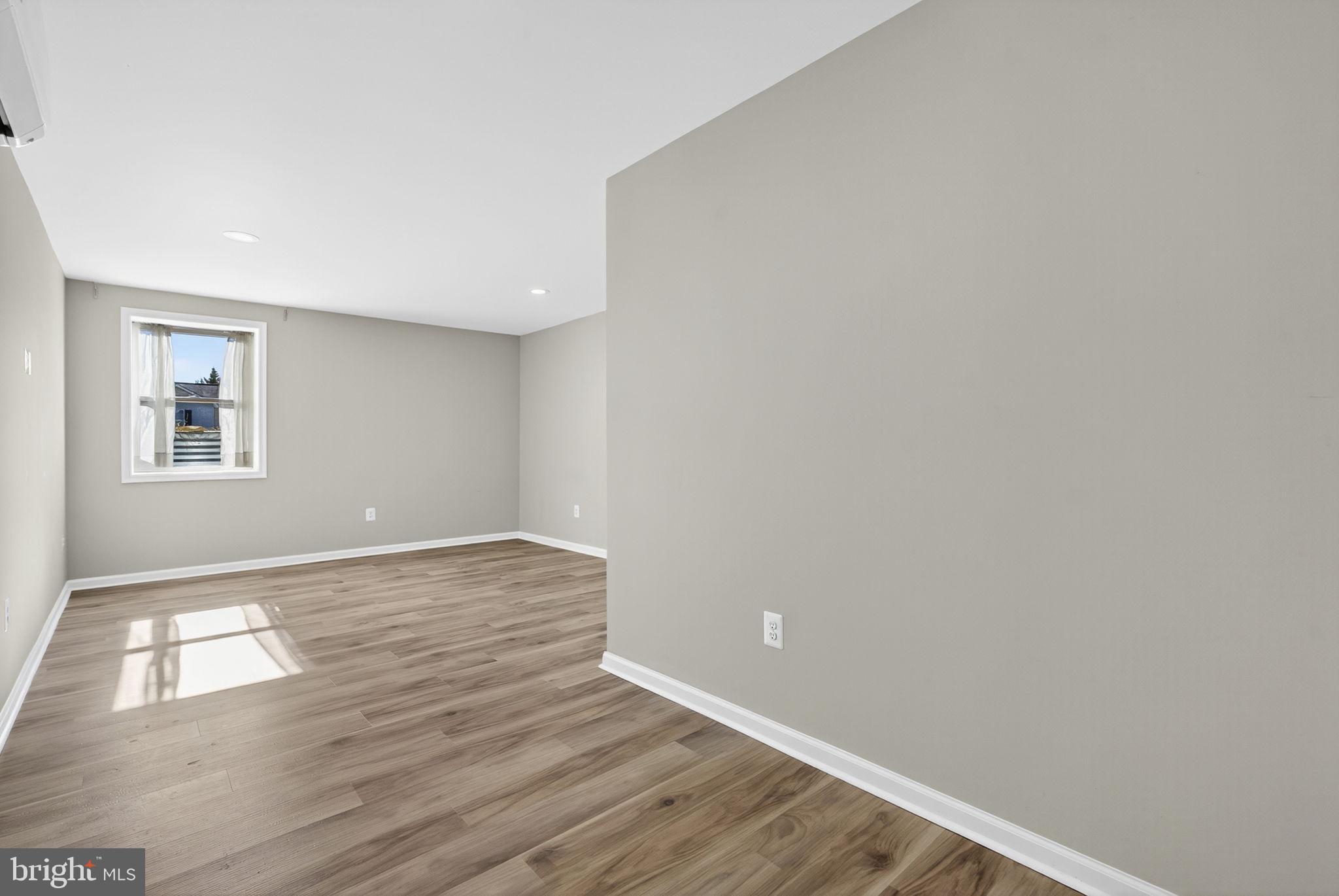 LORD FAIRFAX/MDLTWN GLEN - Residential