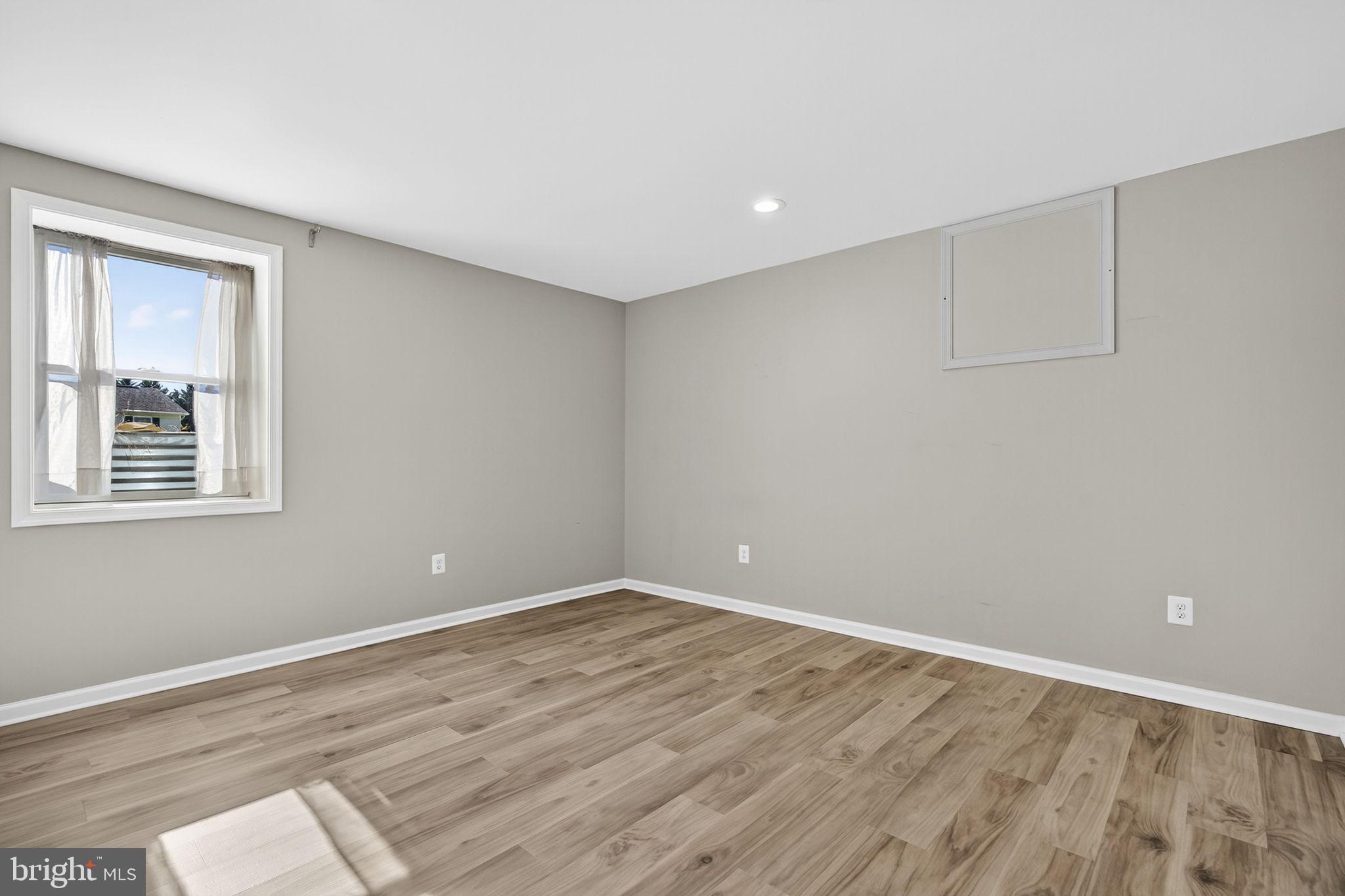 LORD FAIRFAX/MDLTWN GLEN - Residential