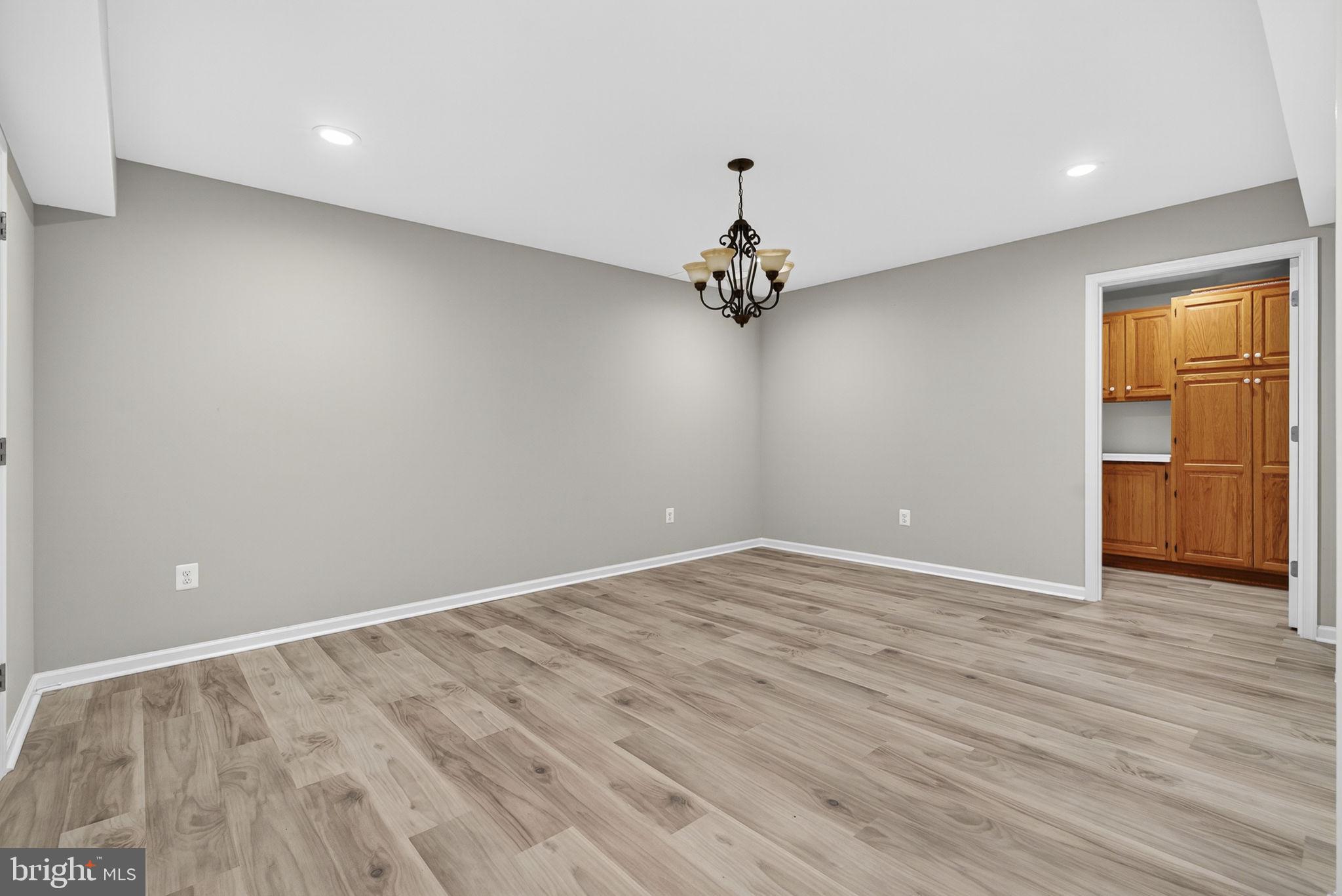 LORD FAIRFAX/MDLTWN GLEN - Residential