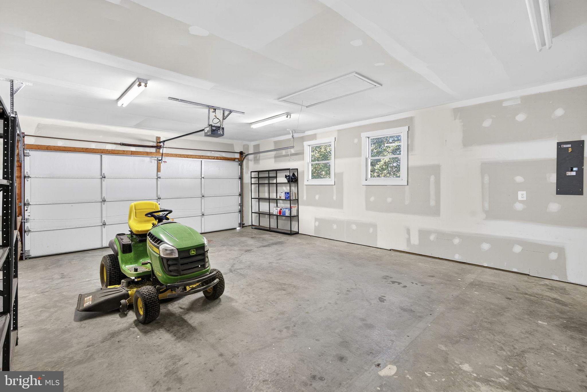 LORD FAIRFAX/MDLTWN GLEN - Residential