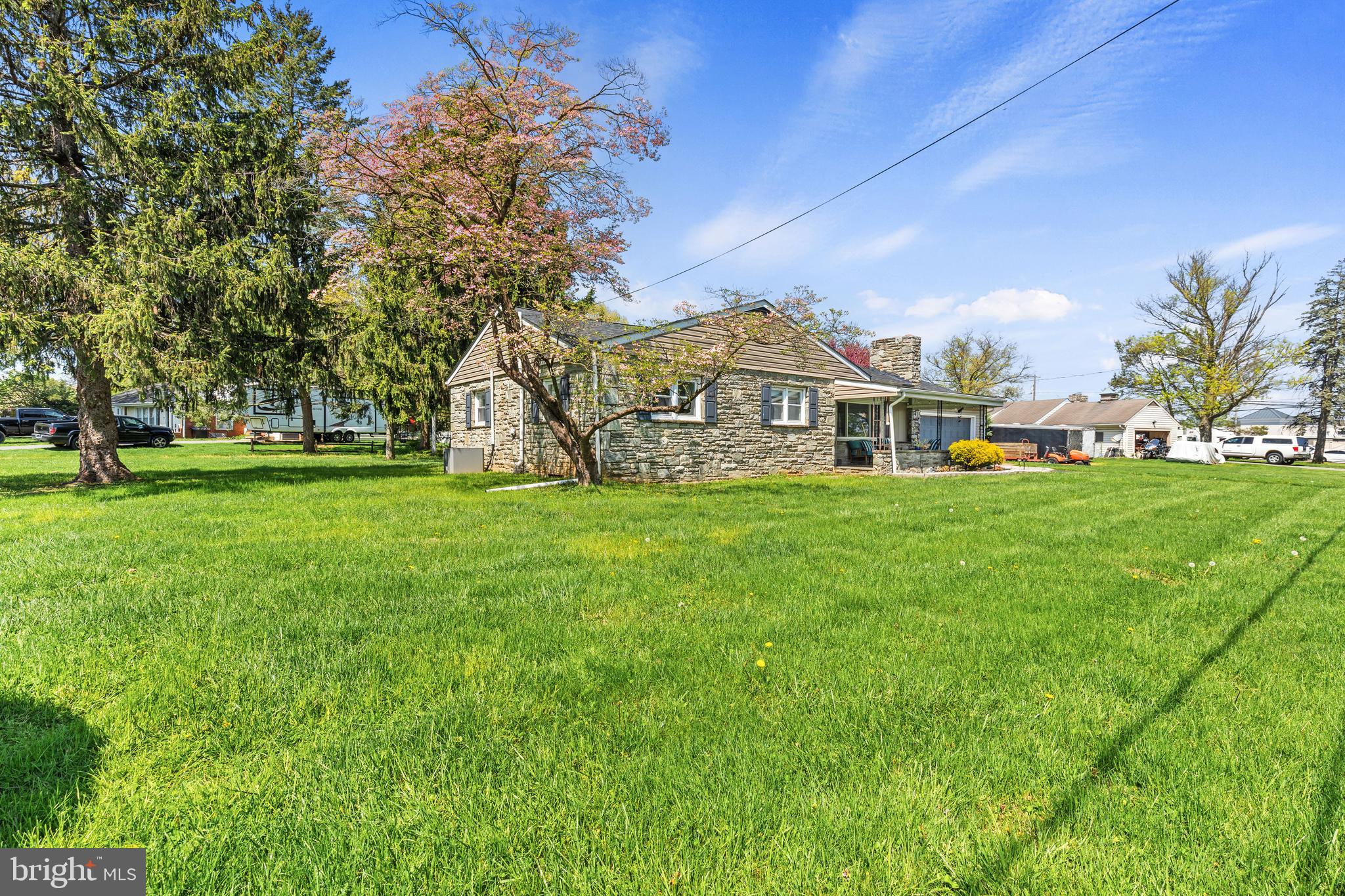 4 PLEASANT DRIVE