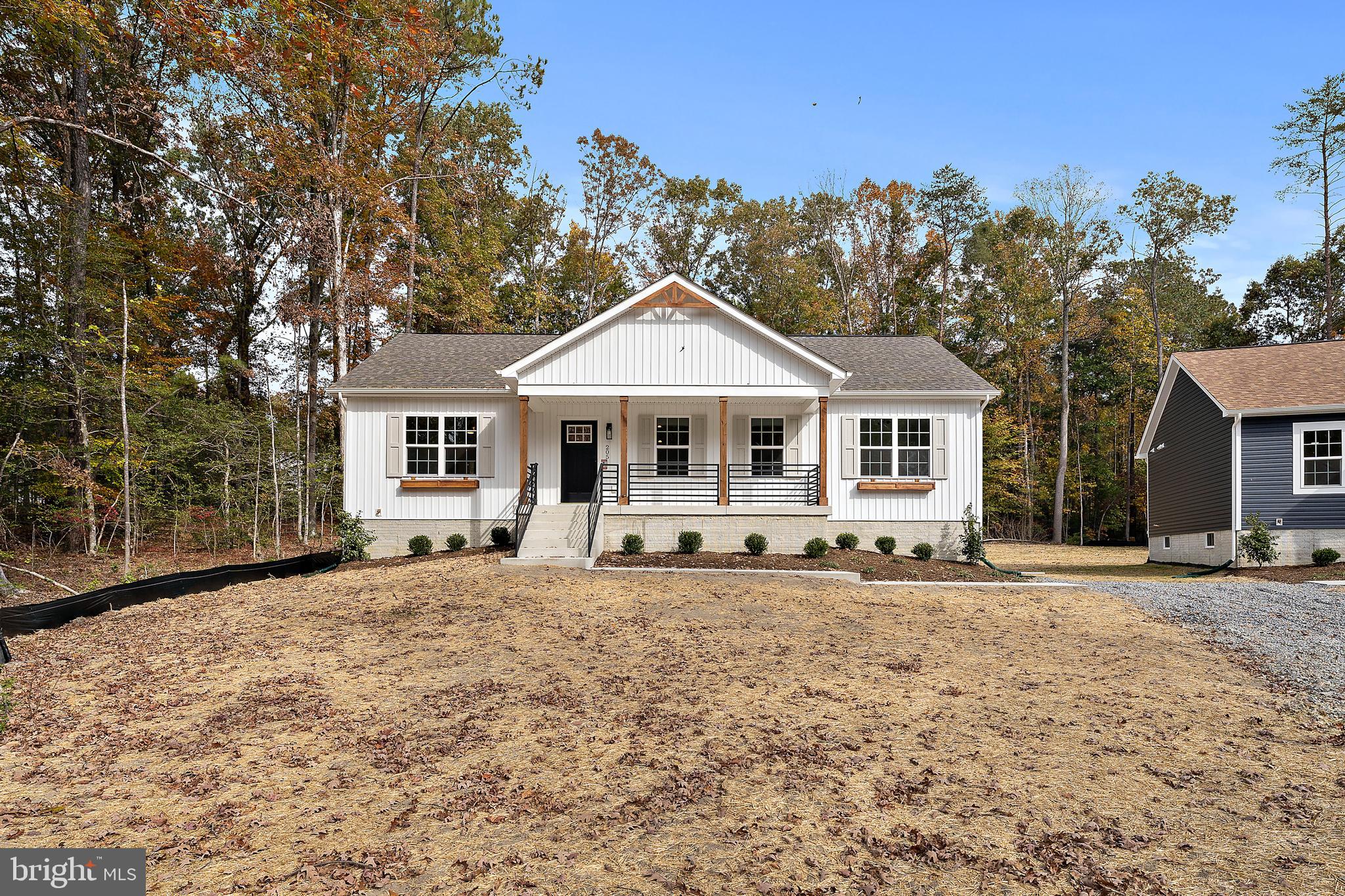 LAKE CAROLINE - Residential