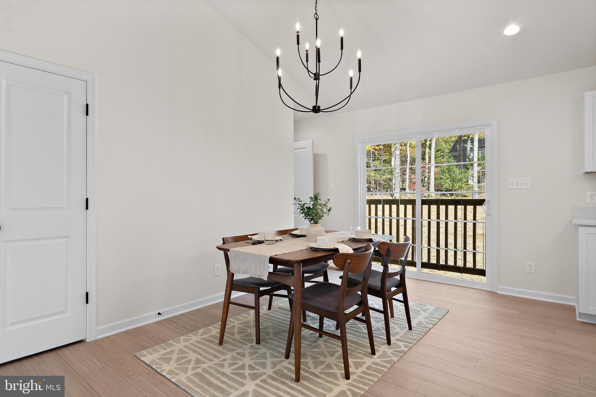 LAKE CAROLINE - Residential