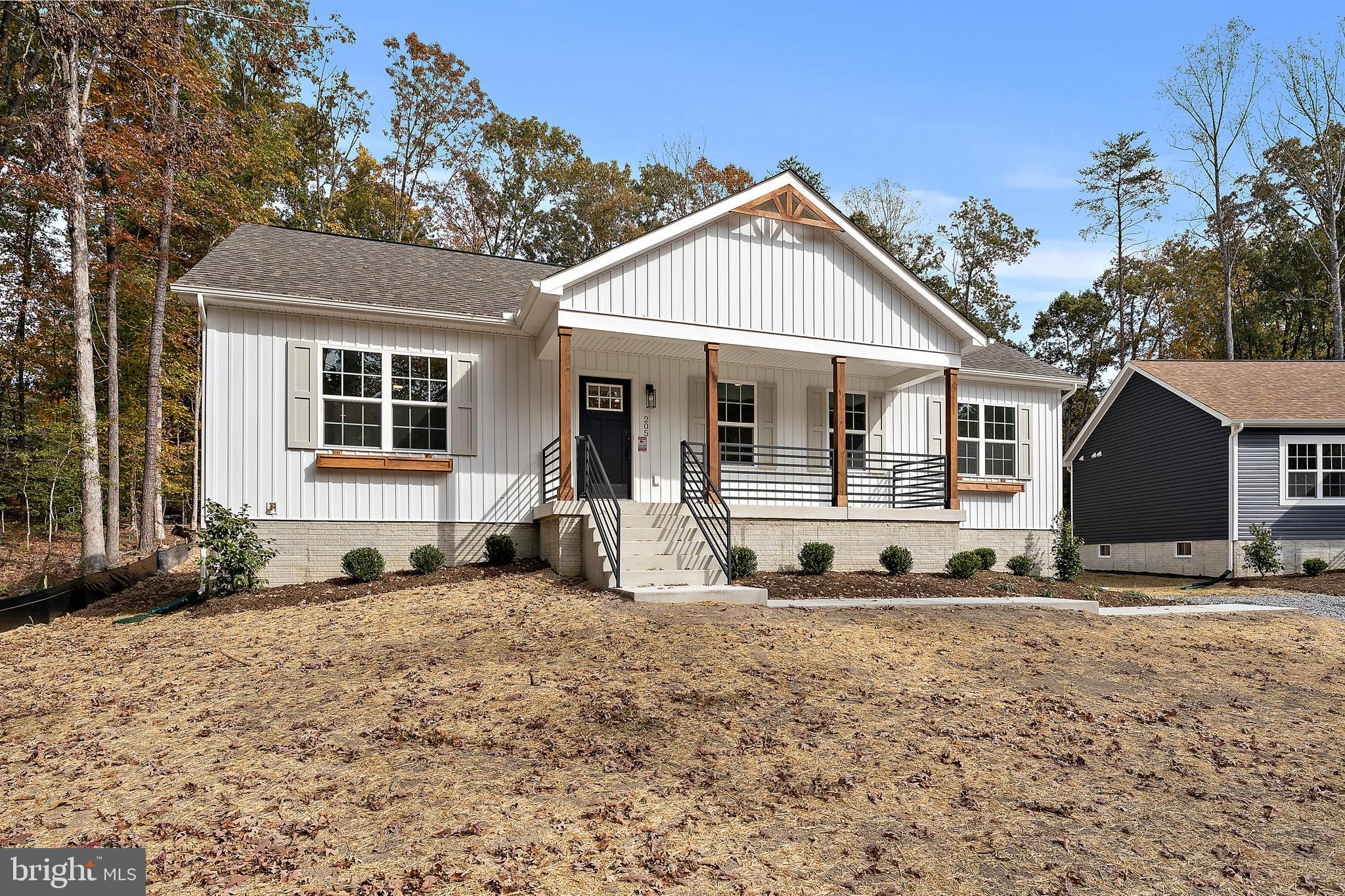 LAKE CAROLINE - Residential