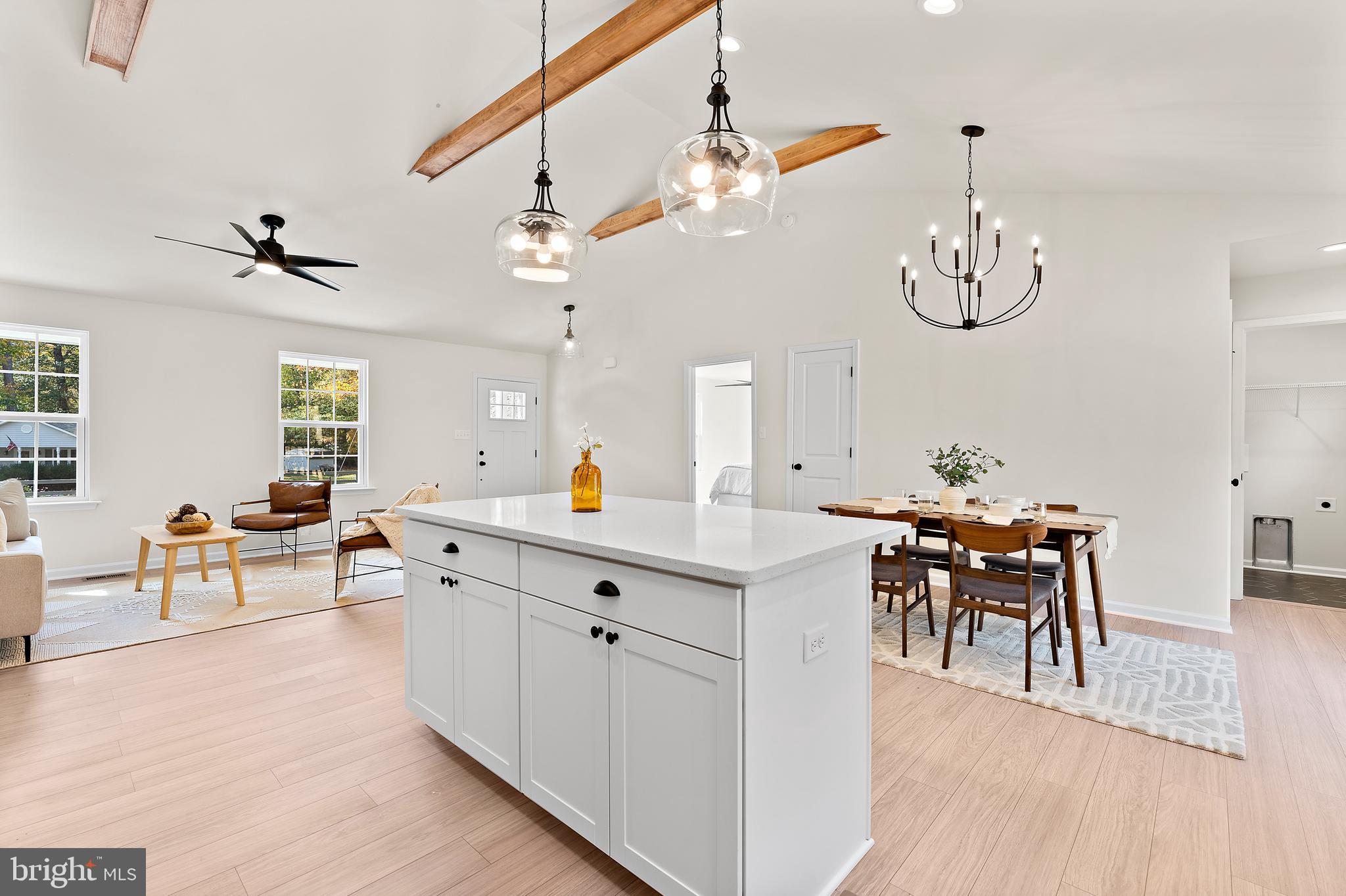 LAKE CAROLINE - Residential