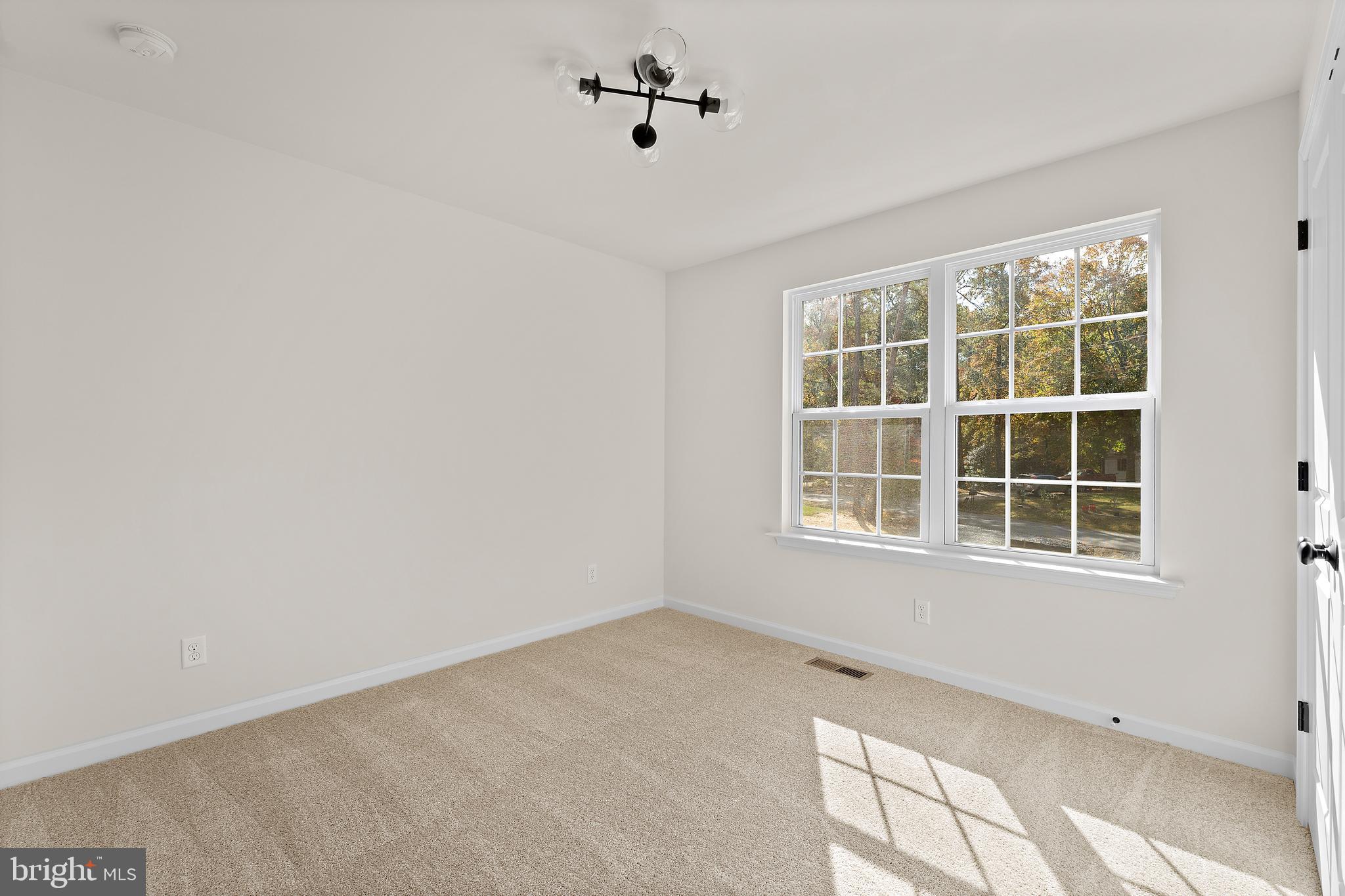 LAKE CAROLINE - Residential