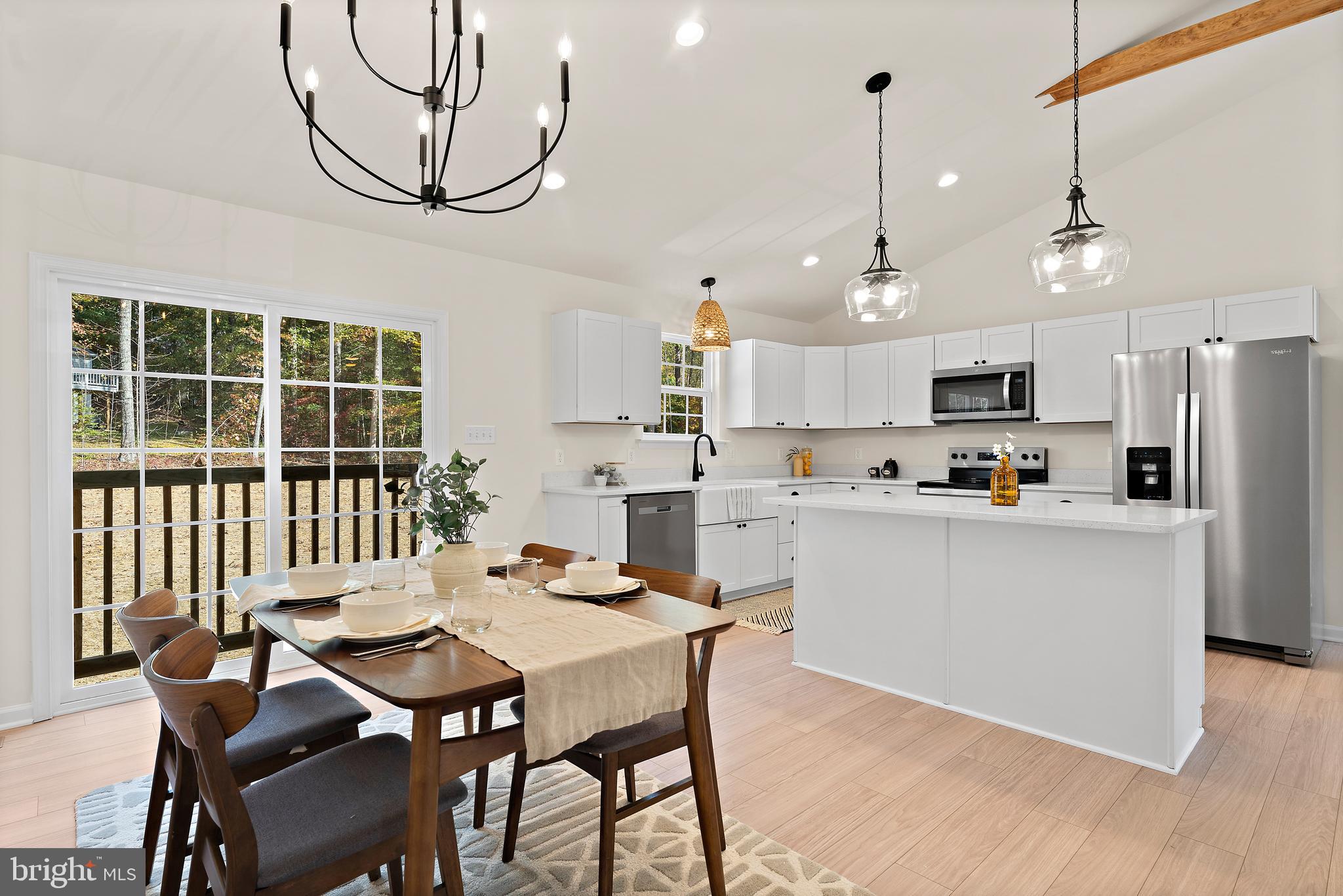 LAKE CAROLINE - Residential