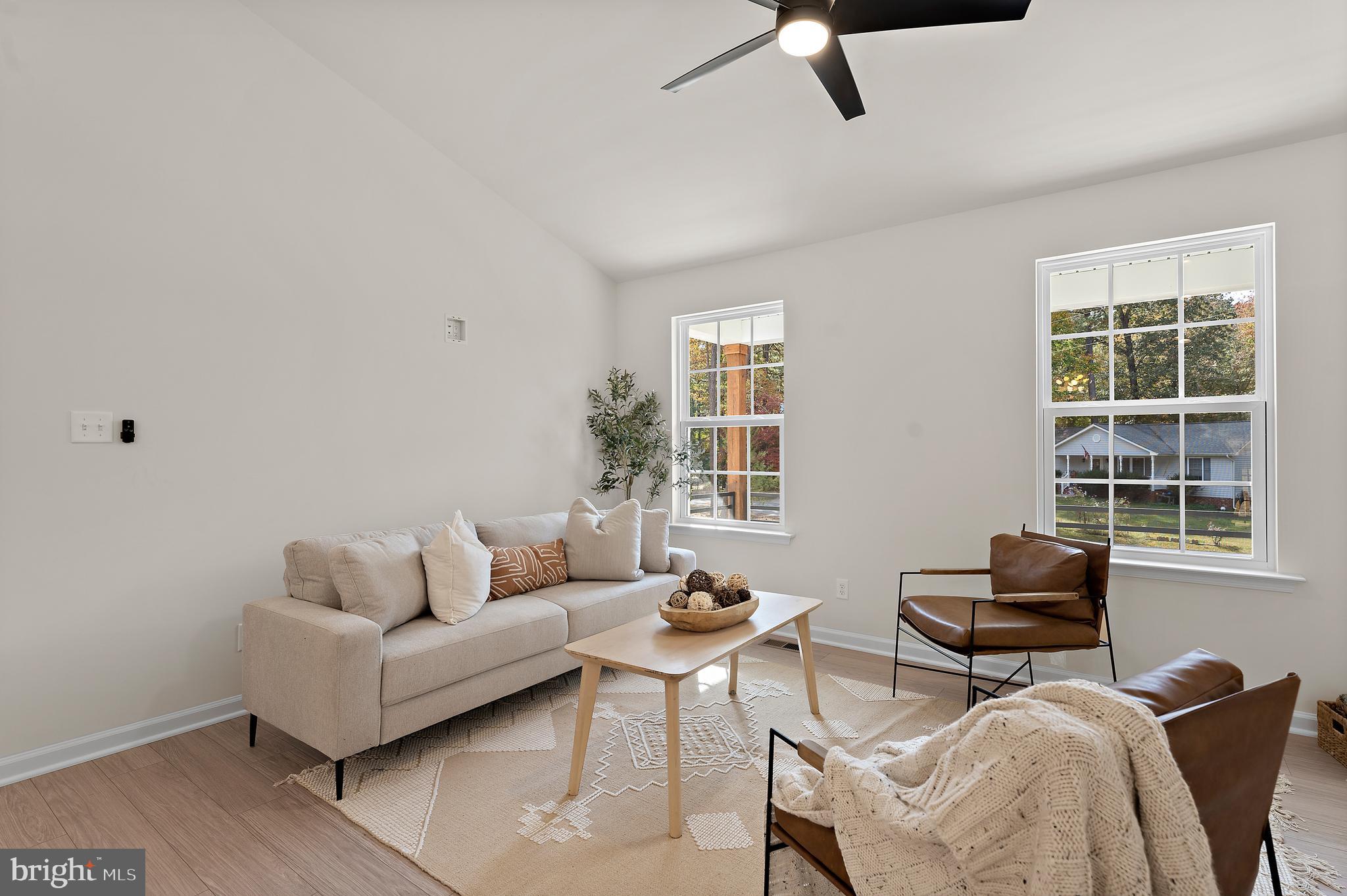 LAKE CAROLINE - Residential