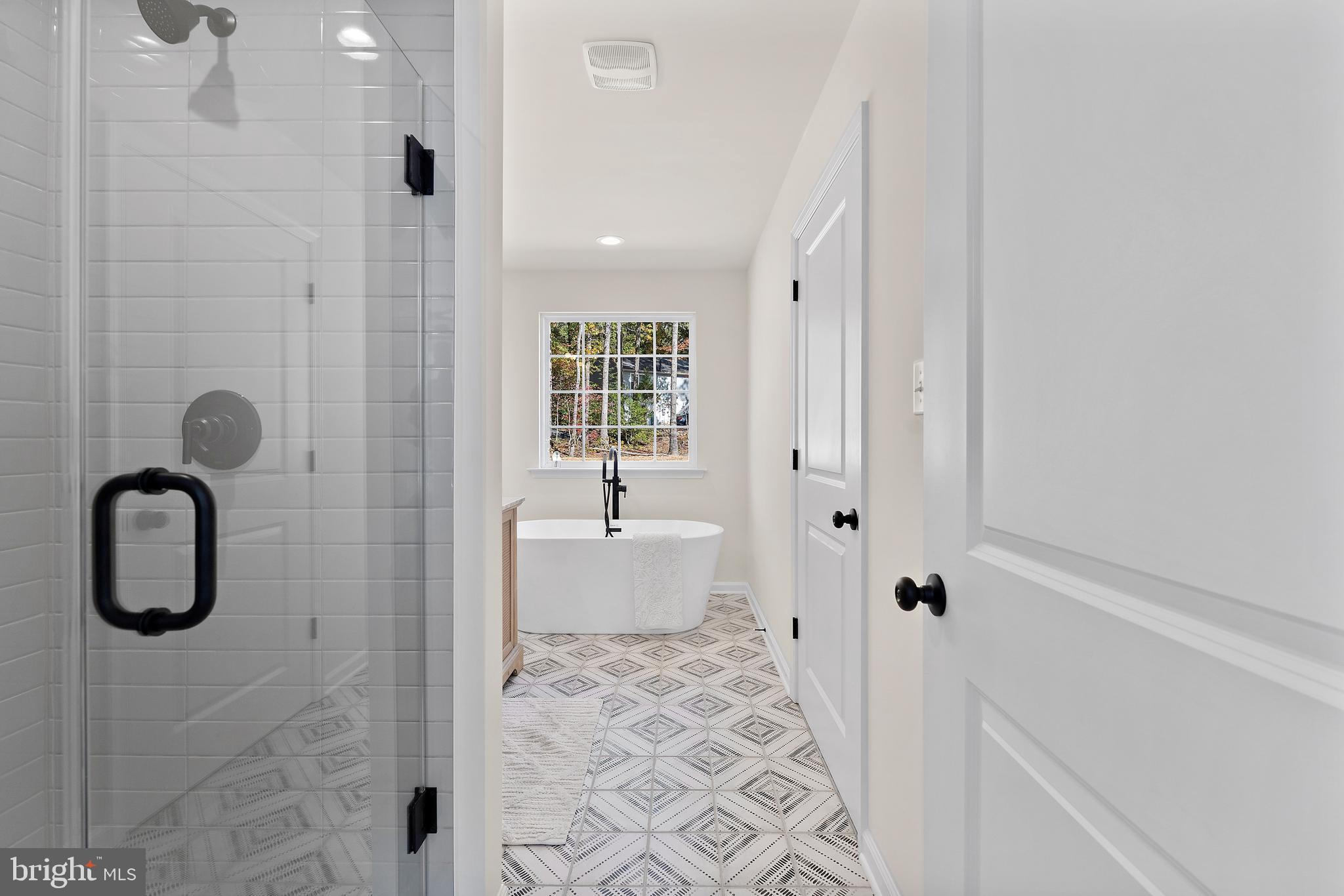 LAKE CAROLINE - Residential