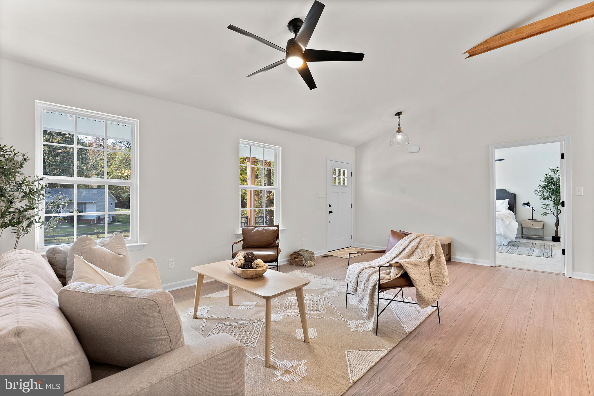 LAKE CAROLINE - Residential