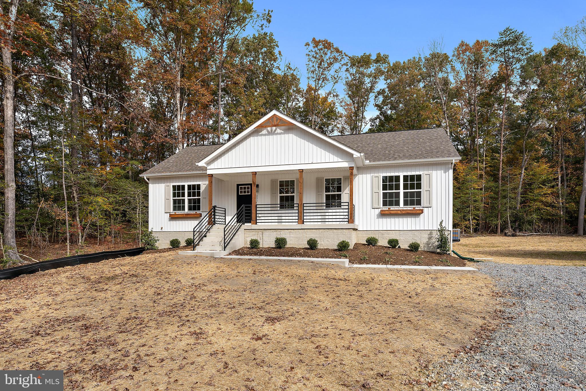 LAKE CAROLINE - Residential