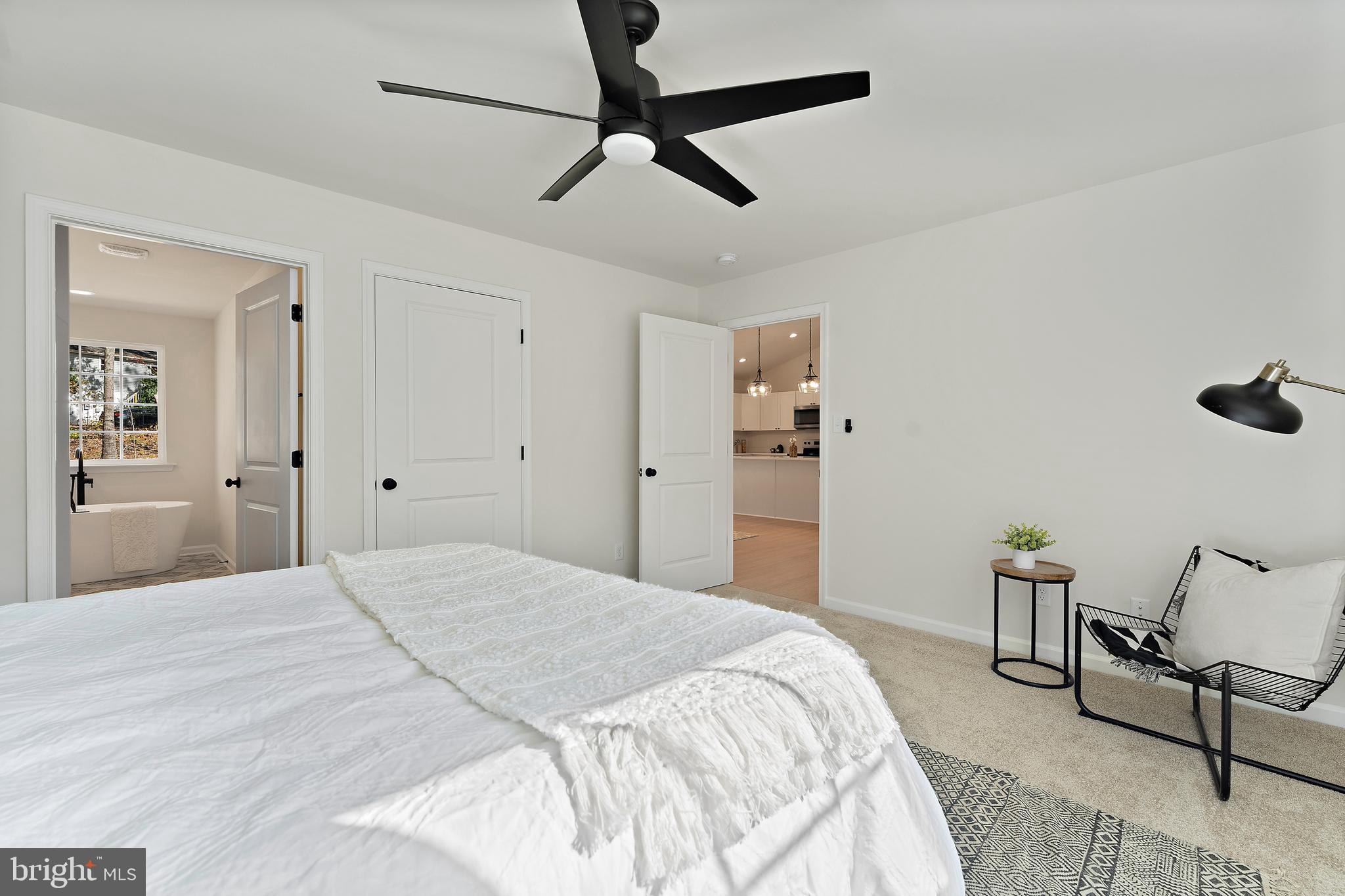 LAKE CAROLINE - Residential