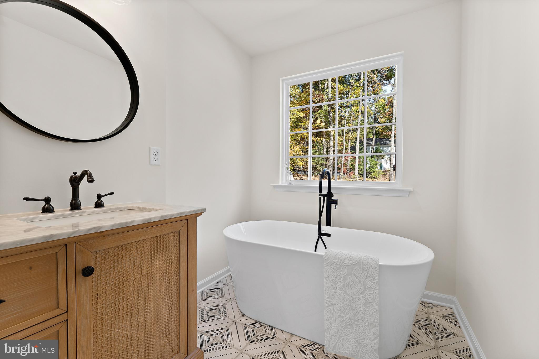 LAKE CAROLINE - Residential