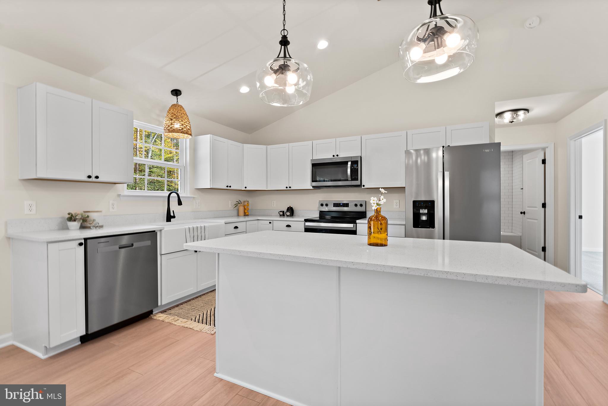 LAKE CAROLINE - Residential