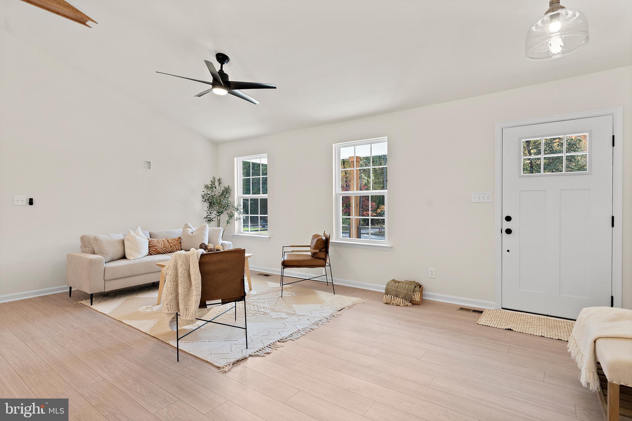 LAKE CAROLINE - Residential