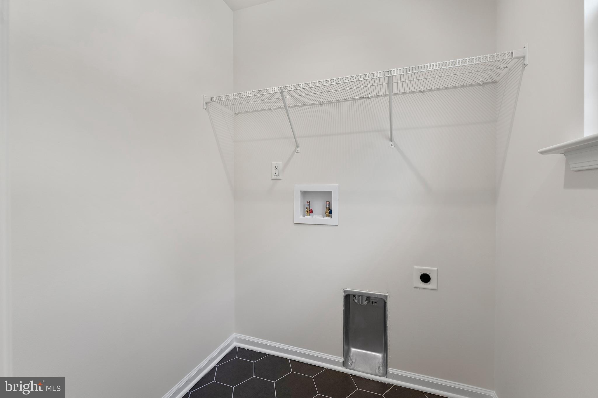 LAKE CAROLINE - Residential