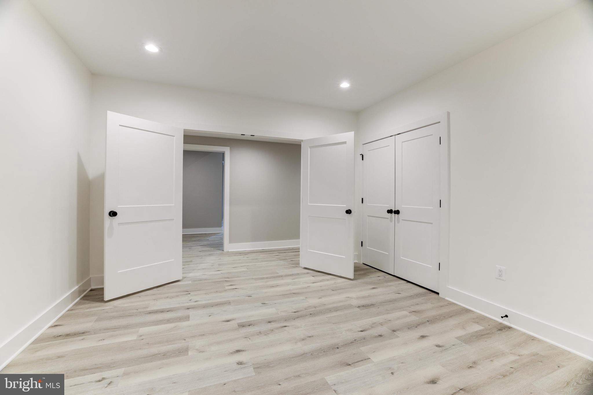 POPLAR HEIGHTS - Residential