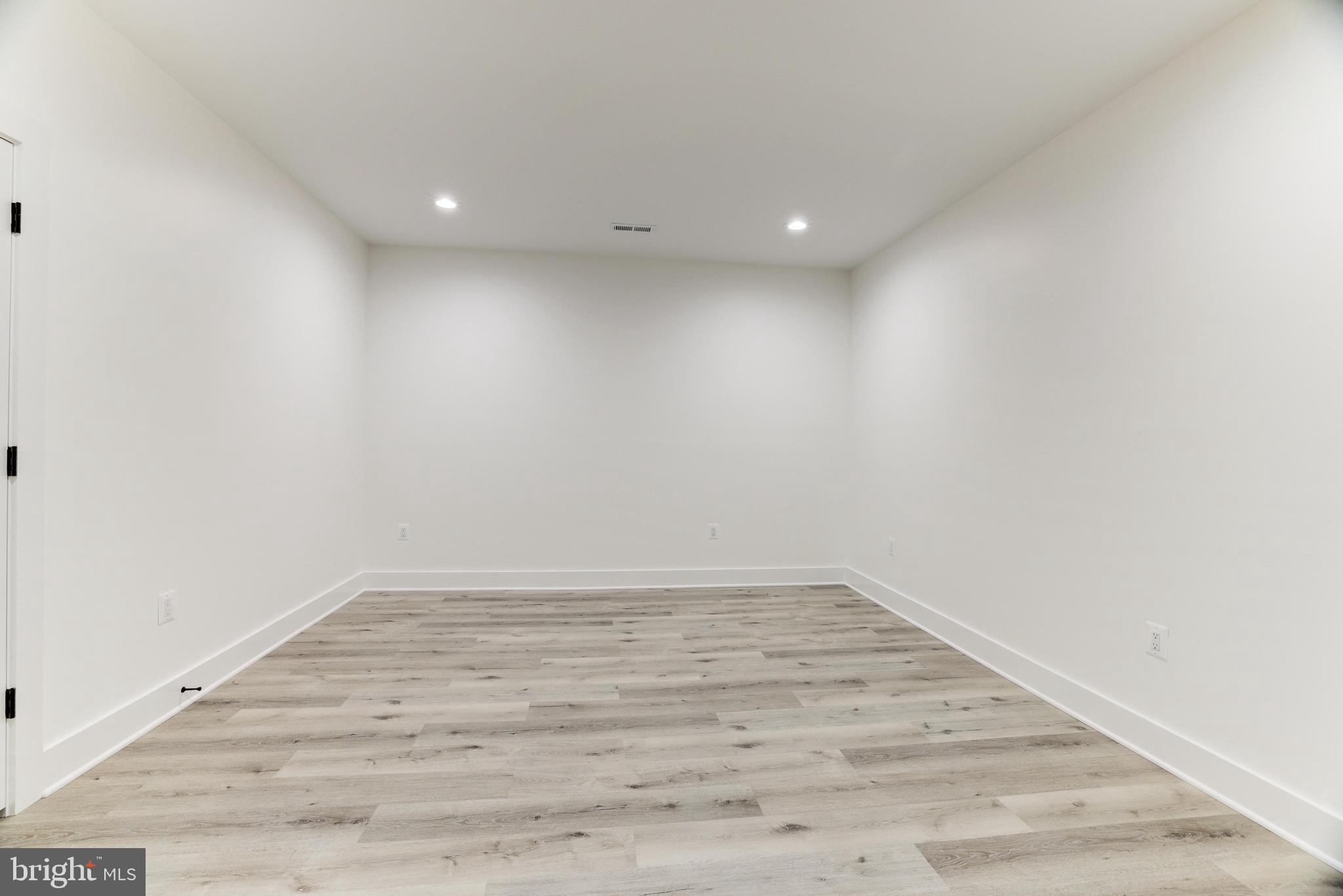 POPLAR HEIGHTS - Residential