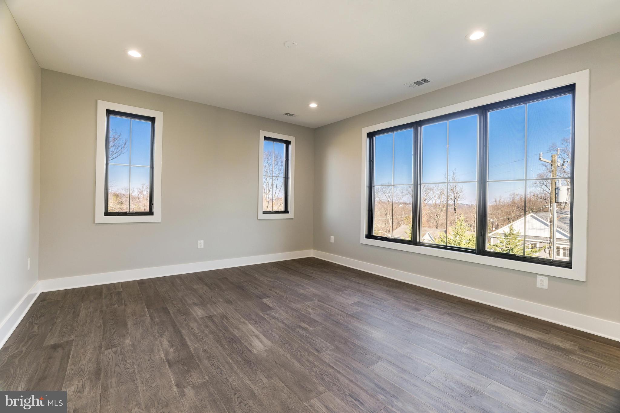 POPLAR HEIGHTS - Residential