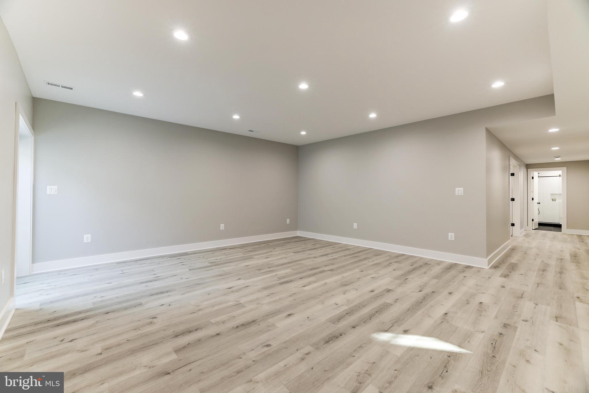 POPLAR HEIGHTS - Residential