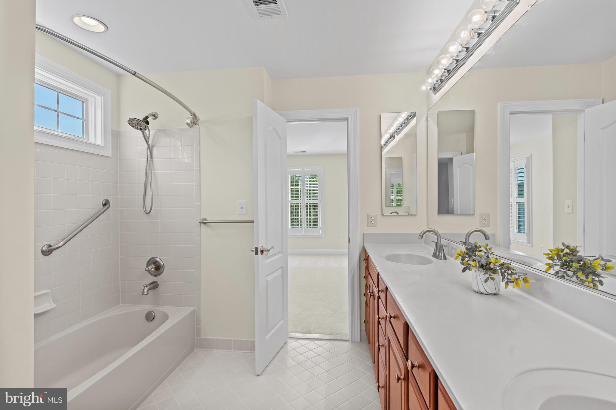 LENAH RUN HAMLET - Residential