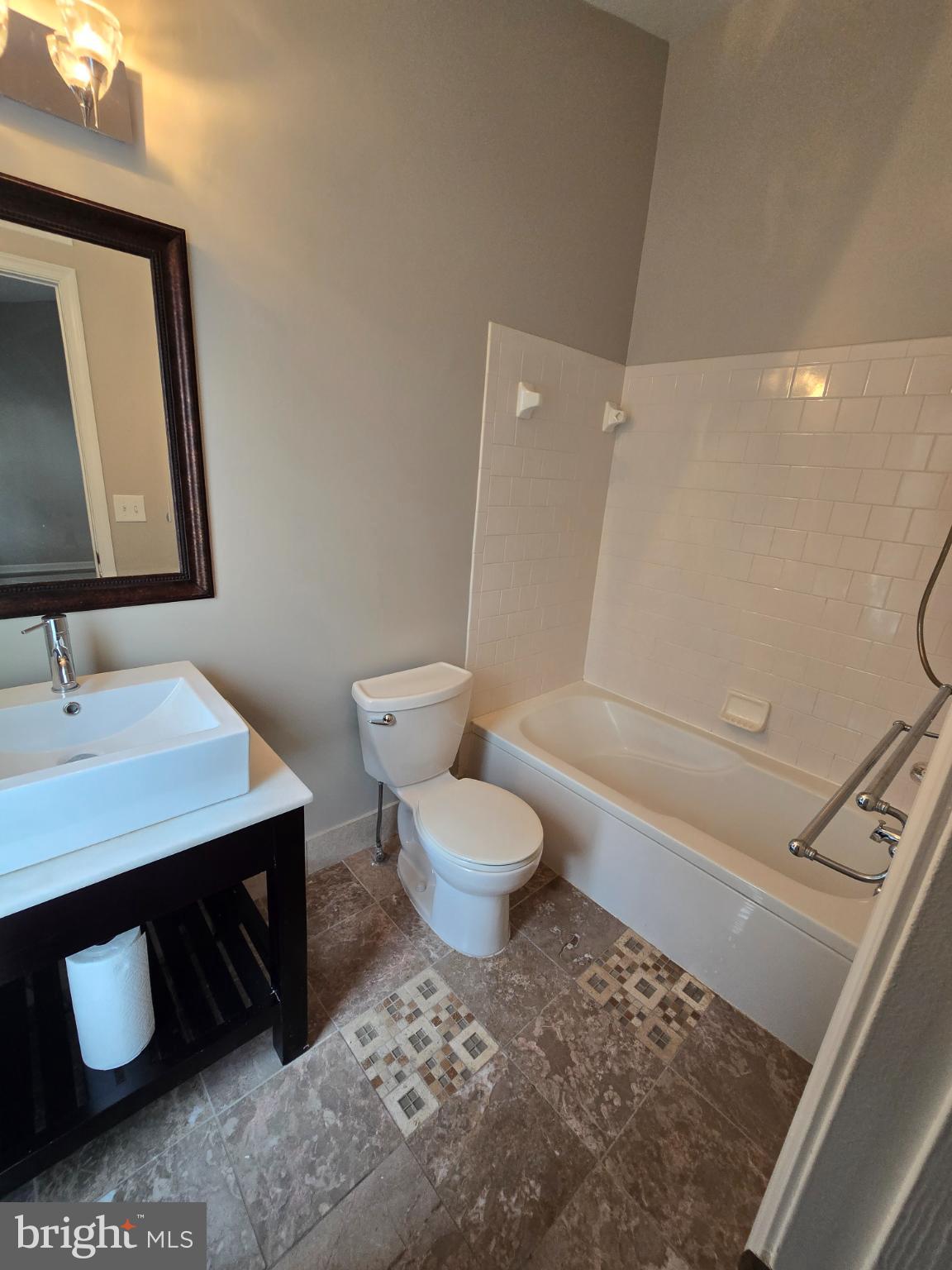 STONEHAVEN MEWS IN CROFTON VILLAGE - Residential Lease