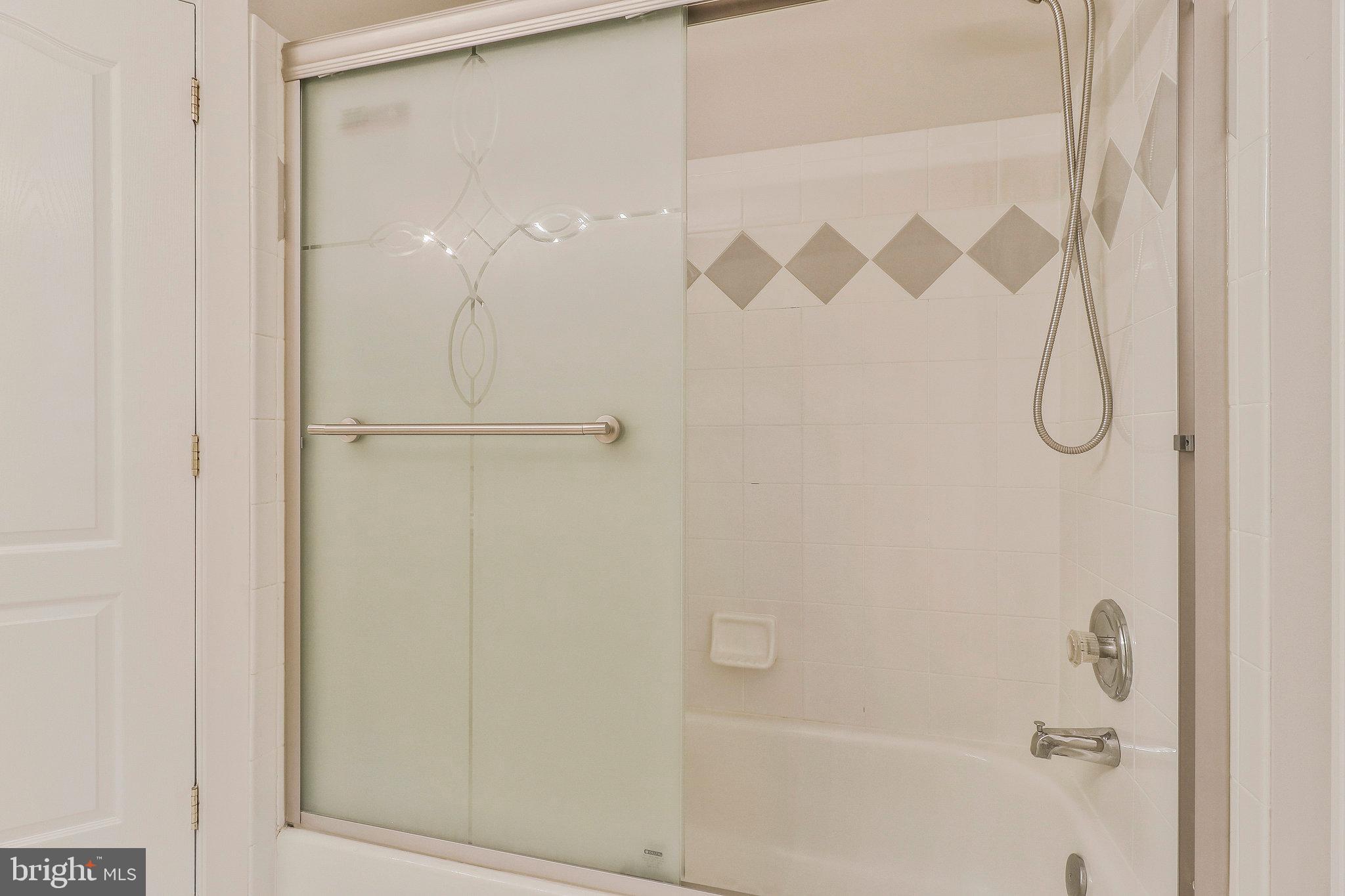 BROWNS LANDING - Residential