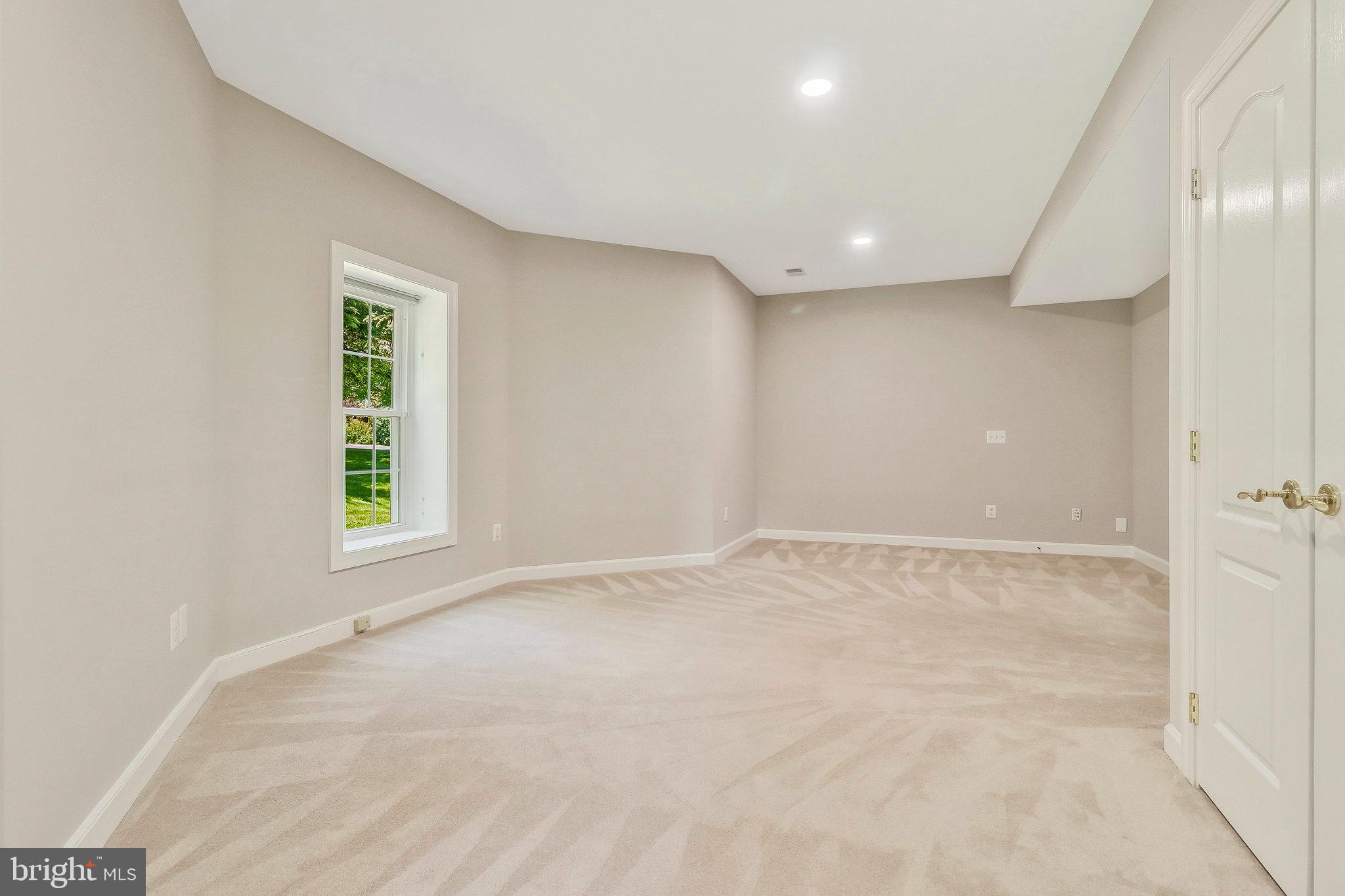 BROWNS LANDING - Residential