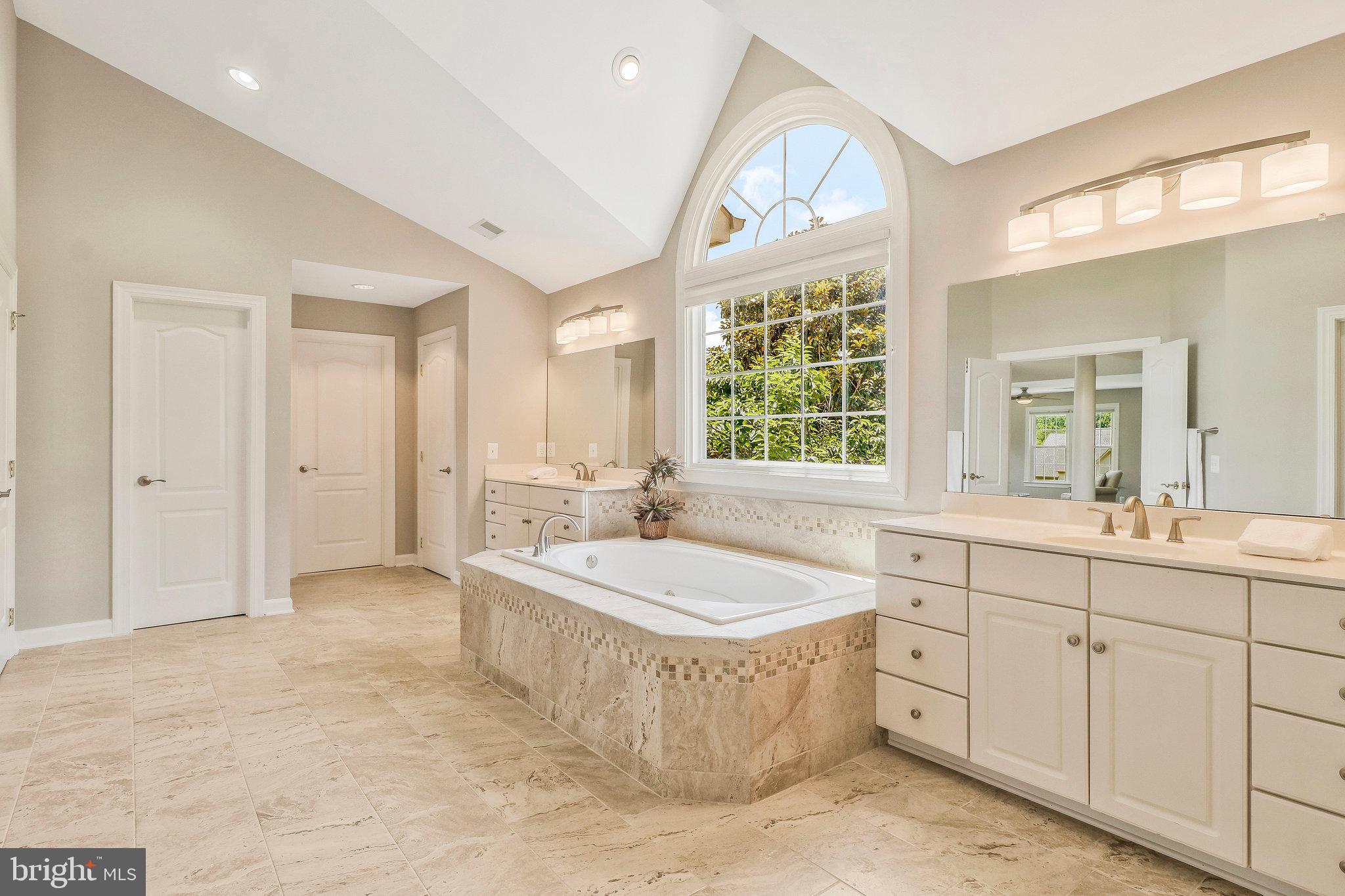 BROWNS LANDING - Residential