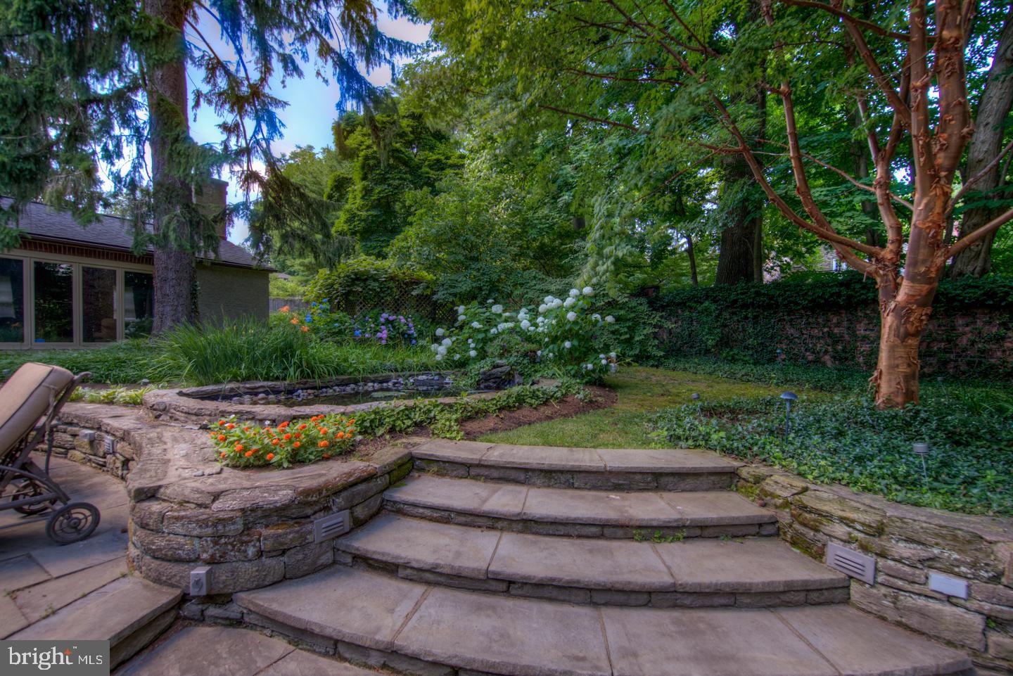 CHESTNUT HILL - Residential