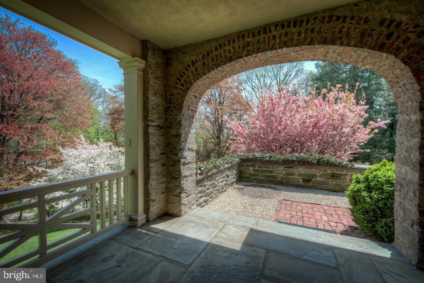 CHESTNUT HILL - Residential