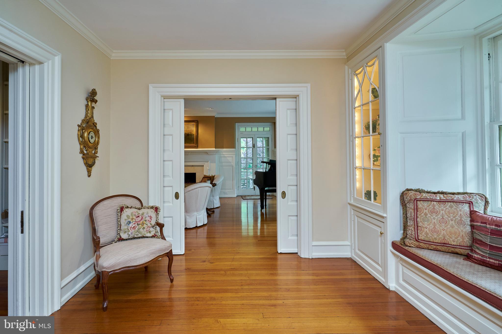 CHESTNUT HILL - Residential