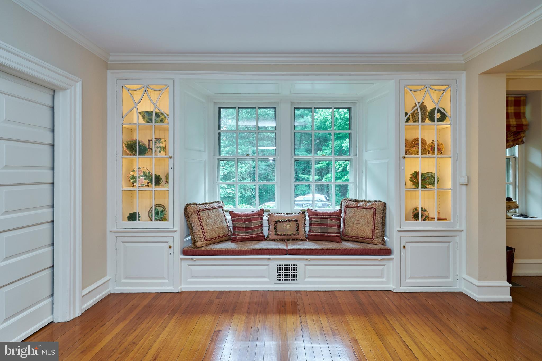 CHESTNUT HILL - Residential