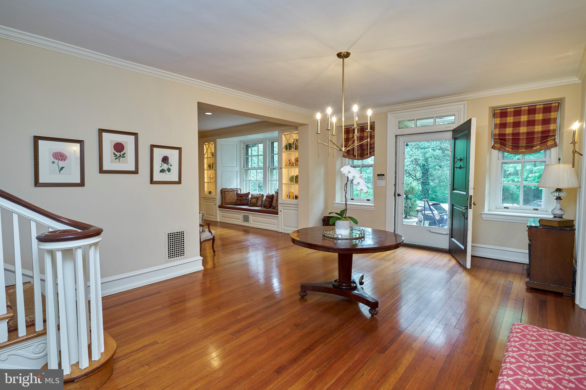 CHESTNUT HILL - Residential