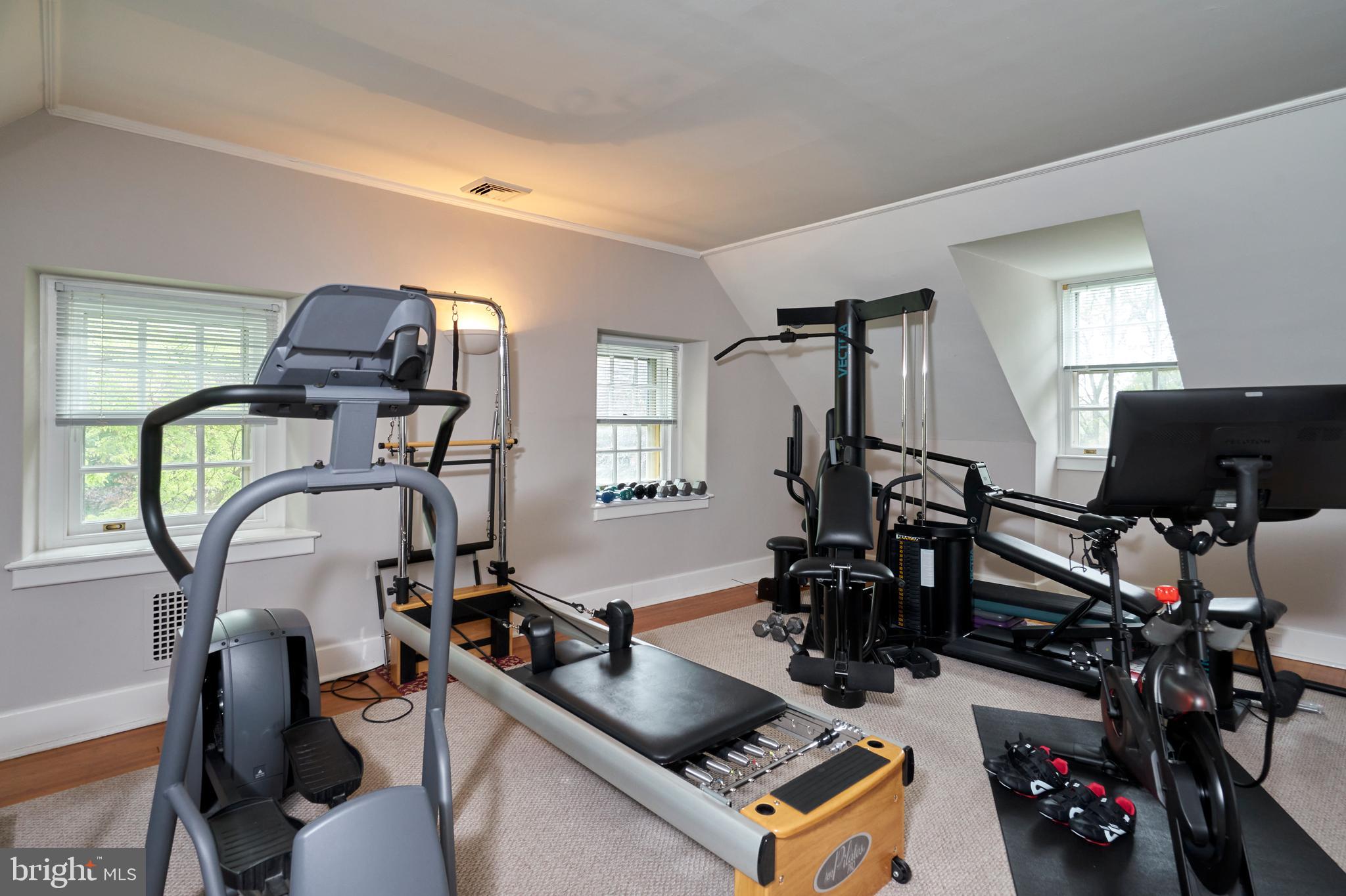 CHESTNUT HILL - Residential