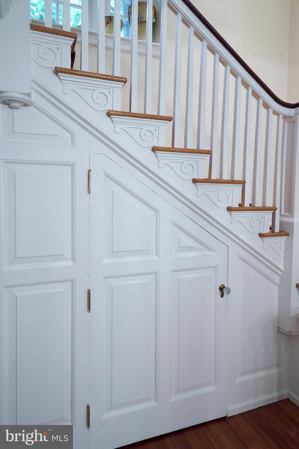 CHESTNUT HILL - Residential