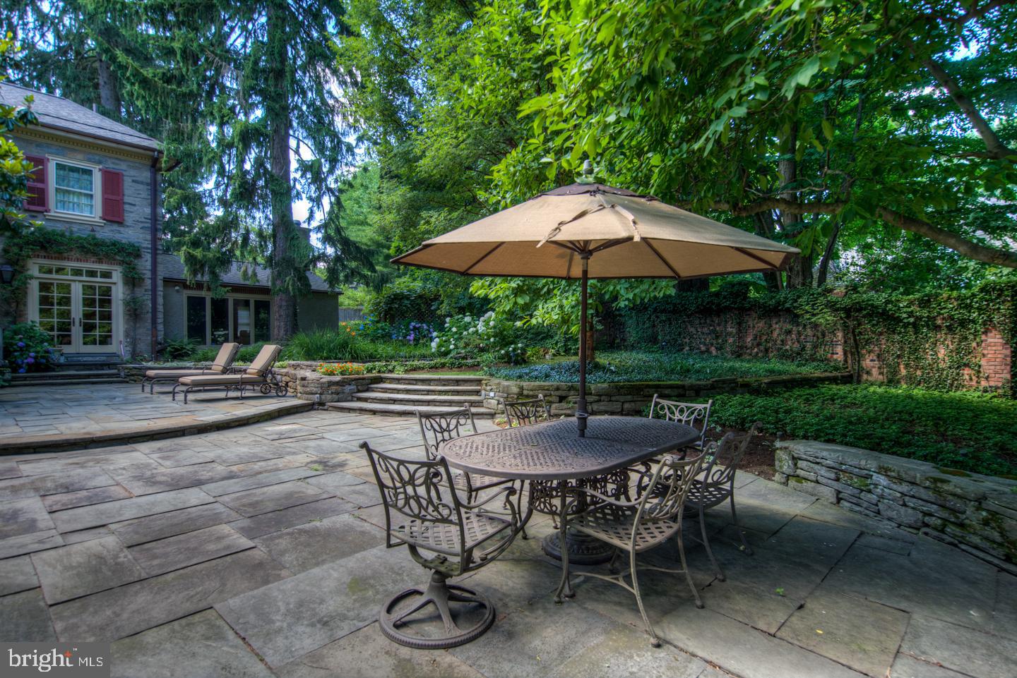 CHESTNUT HILL - Residential